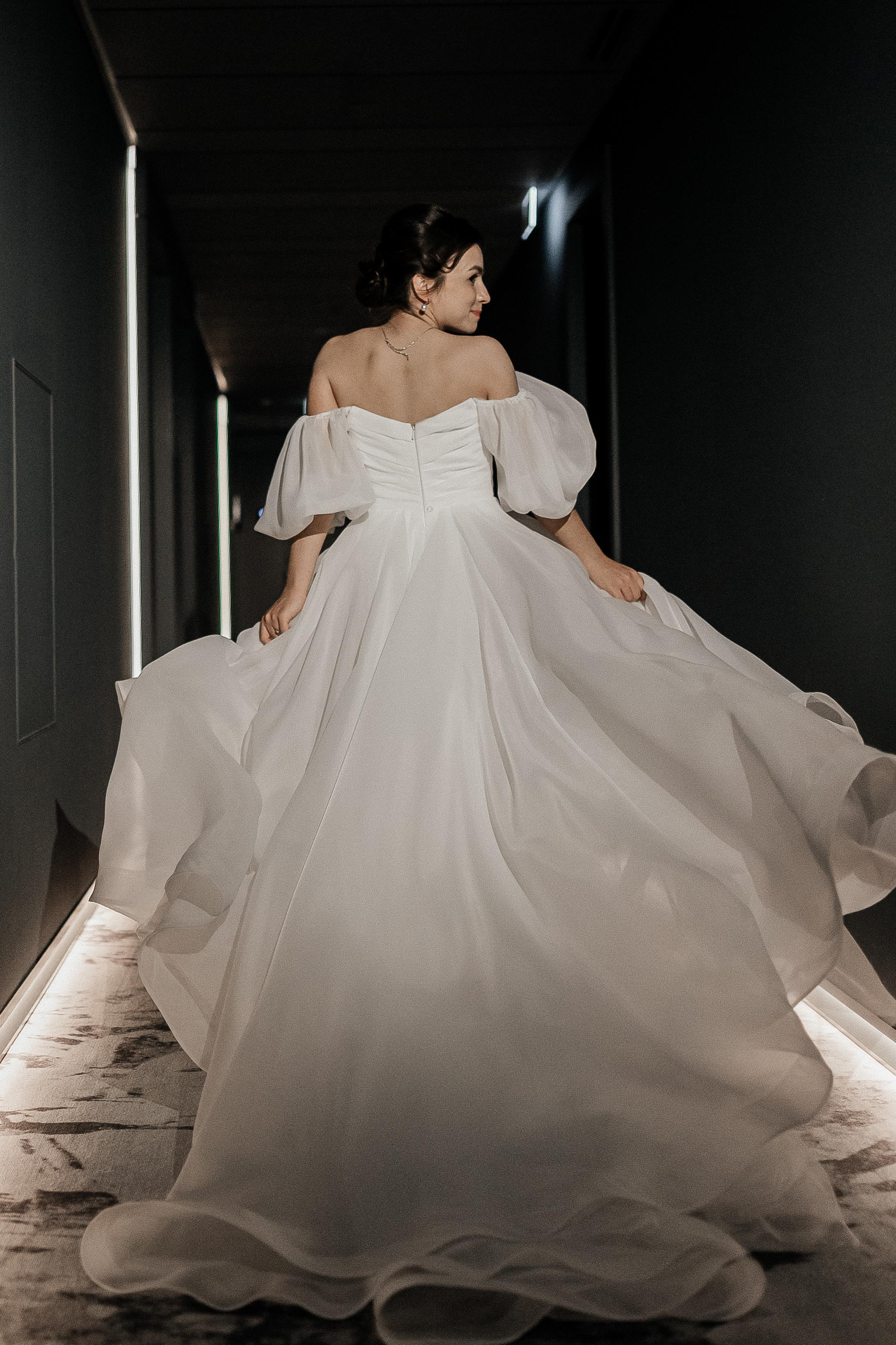 Осенняя свадьба Светы и Миши, со сбора в отеле Movenpic. Свадебный фотограф Москва — Сергей и Татьяна