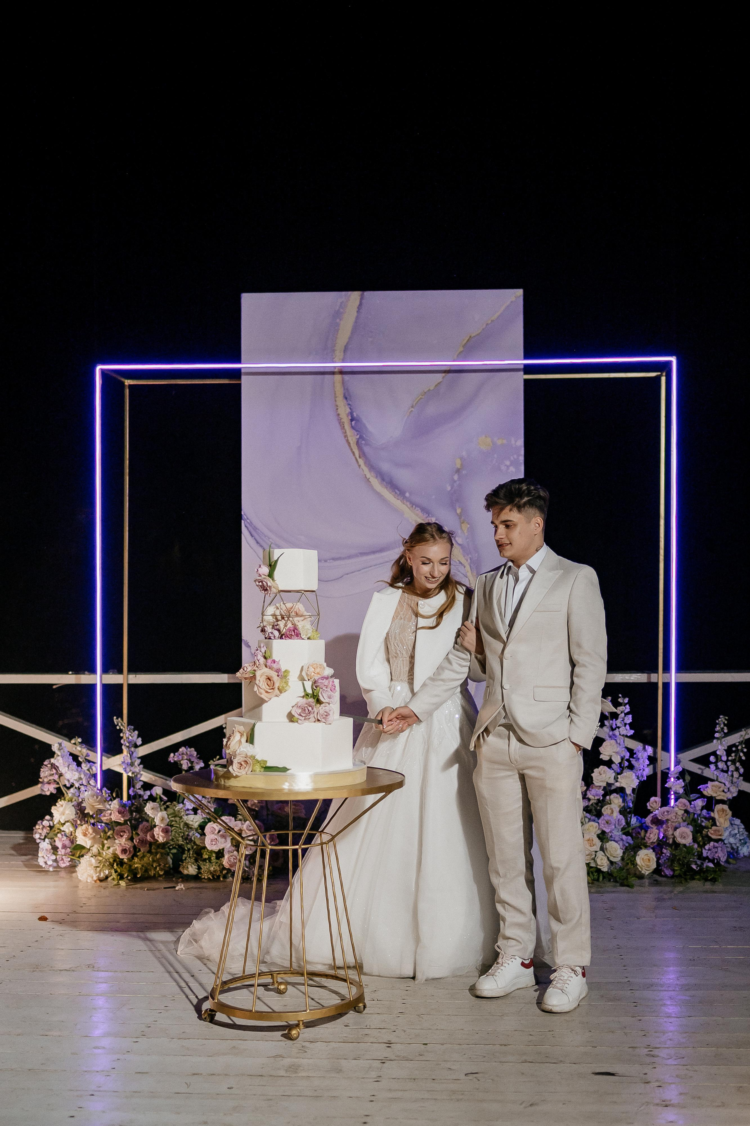 Свадебные сборы Кати и Степана в отеле Radisson Blu Olimpiyskiy. Свадебный фотограф Москва — Сергей и Татьяна