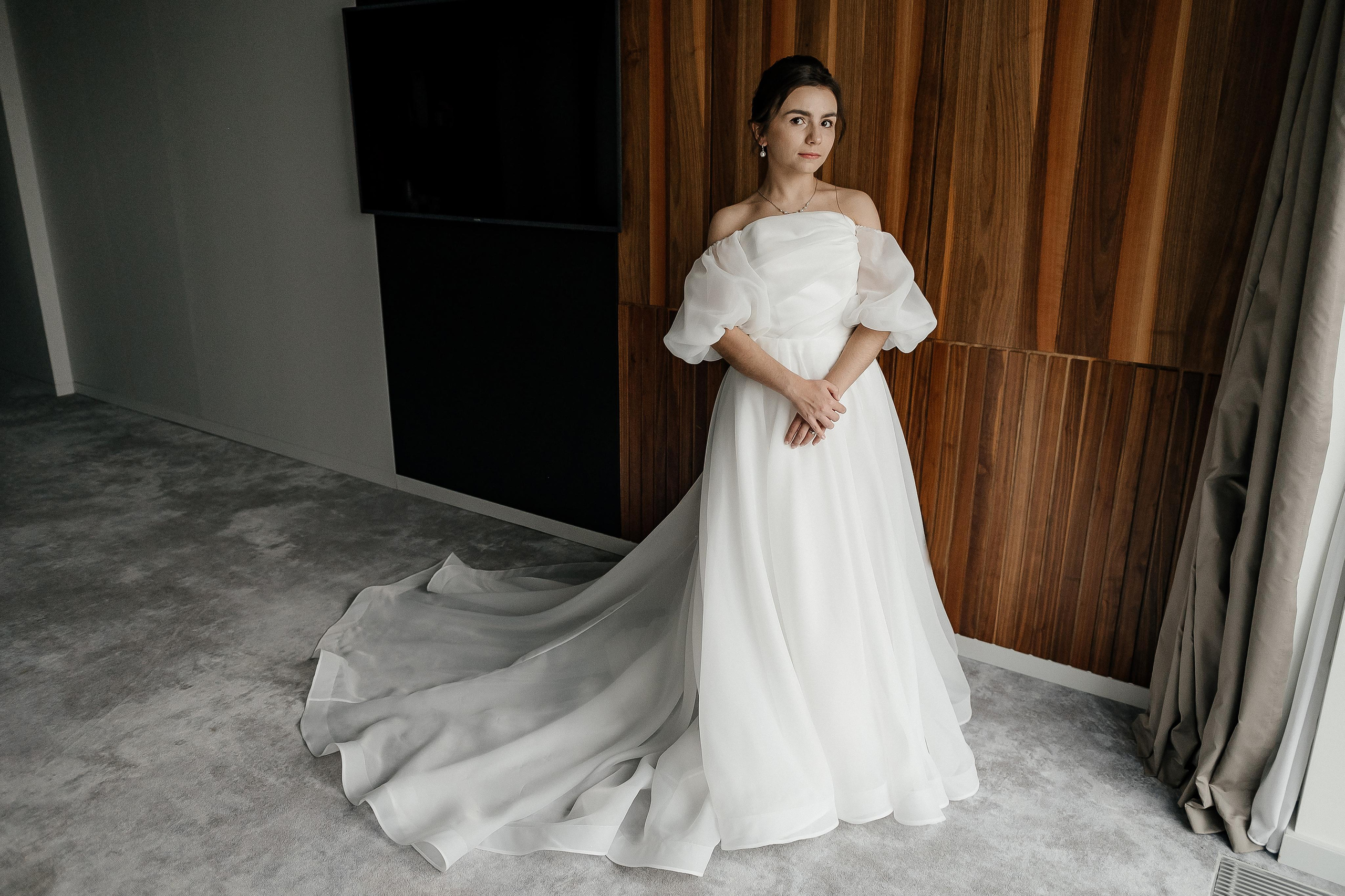 Осенняя свадьба Светы и Миши, со сбора в отеле Movenpic. Свадебный фотограф Москва — Сергей и Татьяна