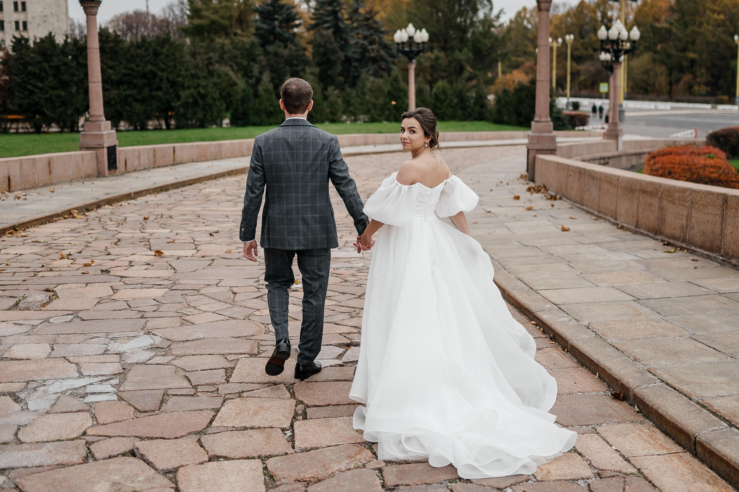 Осенняя свадьба Светы и Миши, со сбора в отеле Movenpic. Свадебный фотограф Москва — Сергей и Татьяна