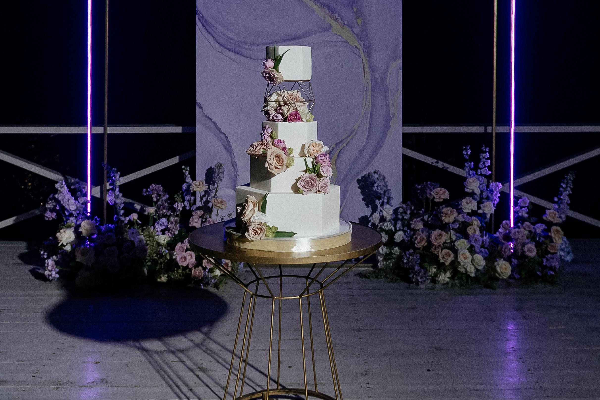 Свадебные сборы Кати и Степана в отеле Radisson Blu Olimpiyskiy. Свадебный фотограф Москва — Сергей и Татьяна