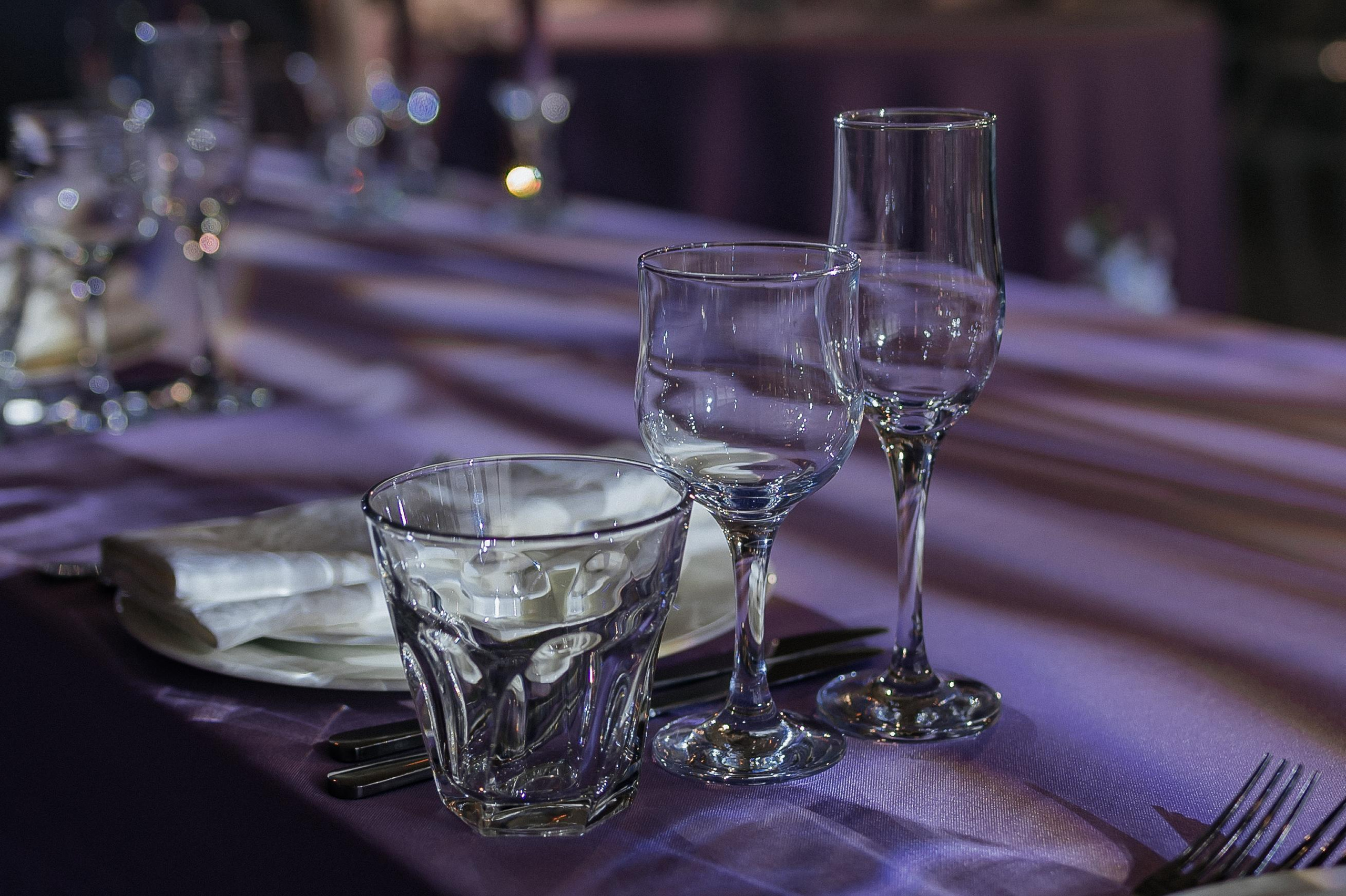 Свадебные сборы Кати и Степана в отеле Radisson Blu Olimpiyskiy. Свадебный фотограф Москва — Сергей и Татьяна