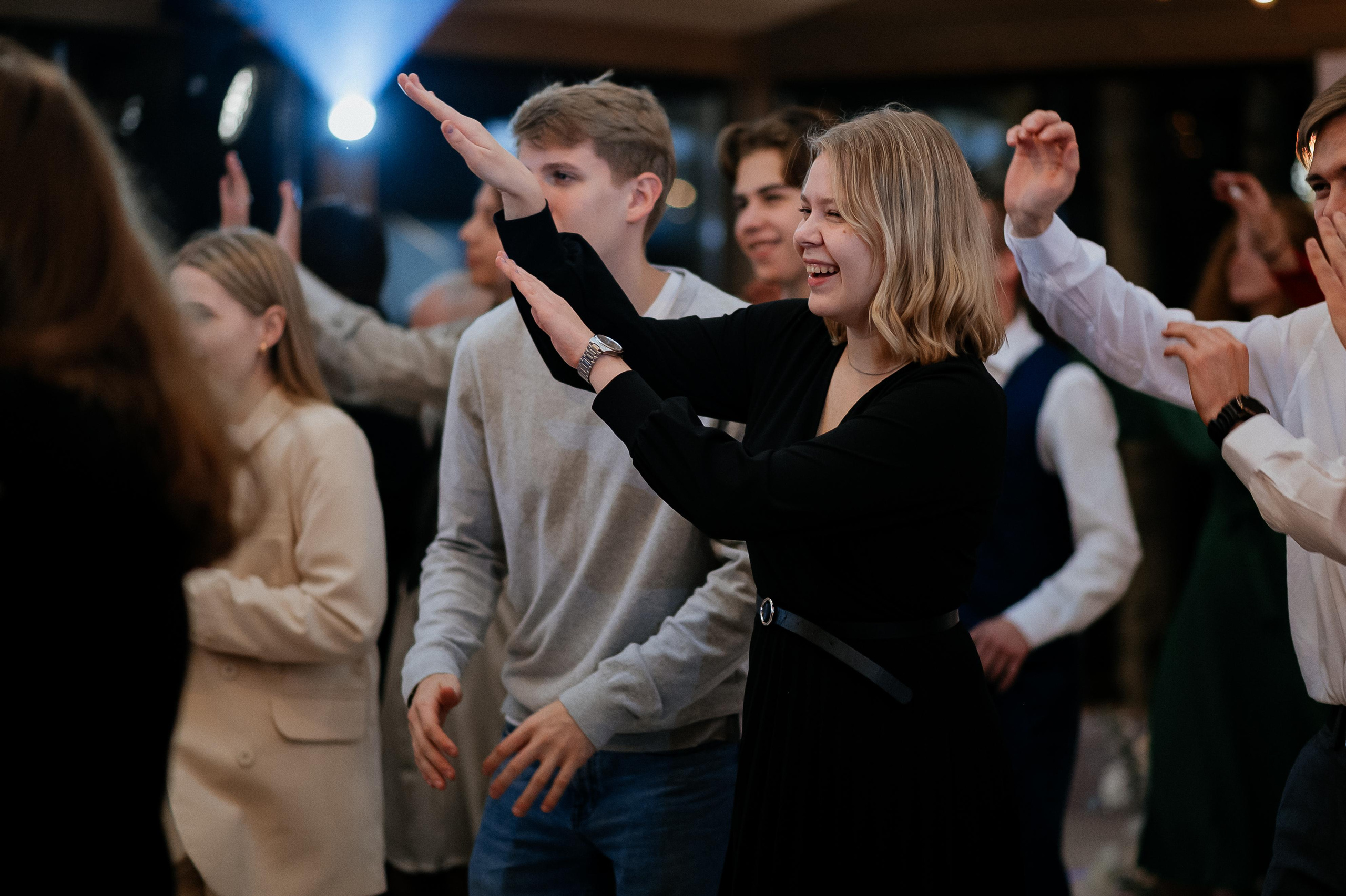 Свадебные сборы Кати и Степана в отеле Radisson Blu Olimpiyskiy. Свадебный фотограф Москва — Сергей и Татьяна