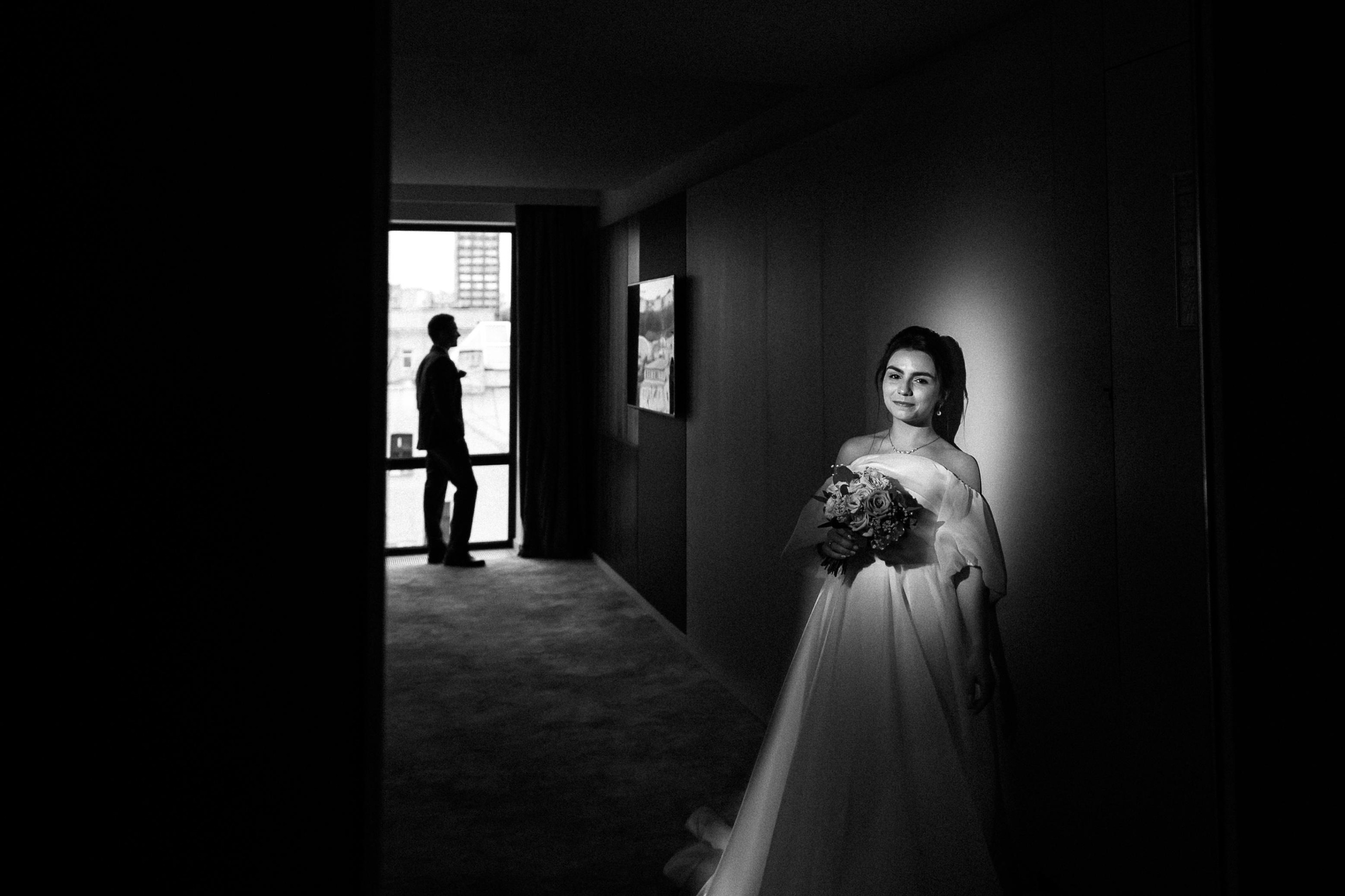 Осенняя свадьба Светы и Миши, со сбора в отеле Movenpic. Свадебный фотограф Москва — Сергей и Татьяна