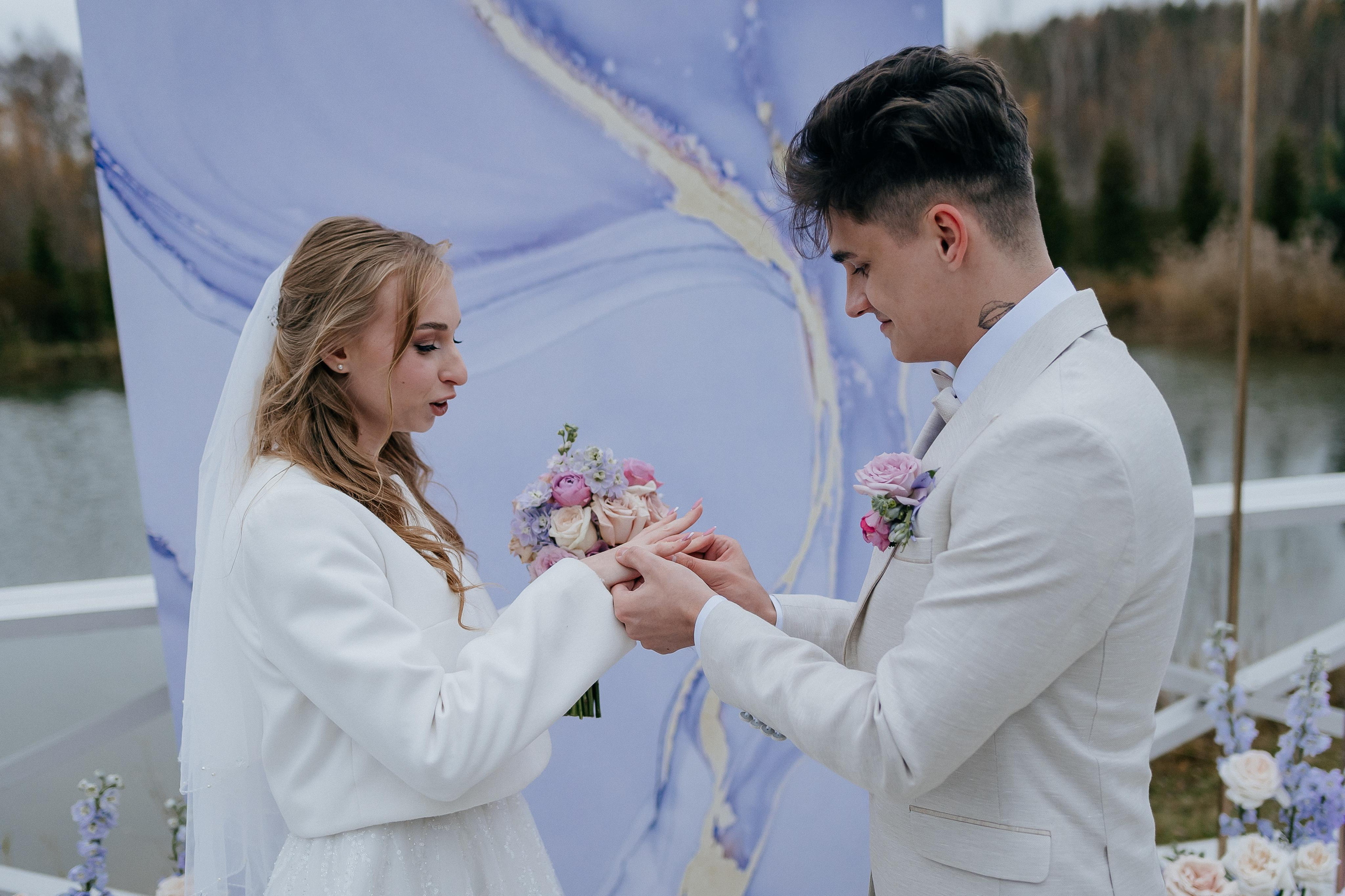 Свадебные сборы Кати и Степана в отеле Radisson Blu Olimpiyskiy. Свадебный фотограф Москва — Сергей и Татьяна