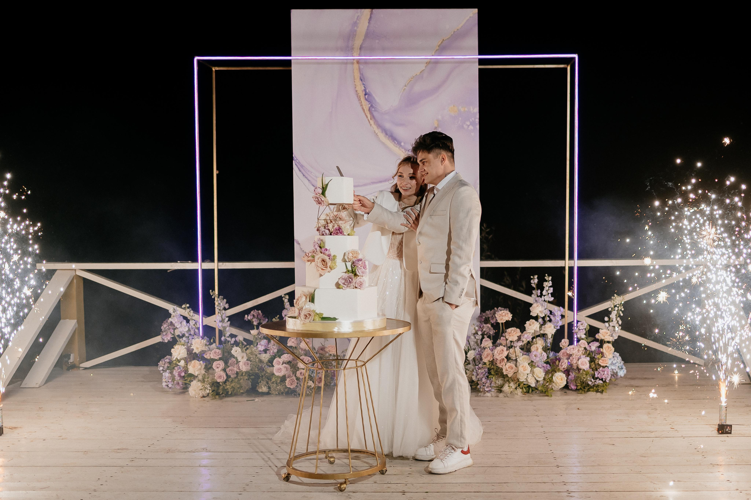 Свадебные сборы Кати и Степана в отеле Radisson Blu Olimpiyskiy. Свадебный фотограф Москва — Сергей и Татьяна