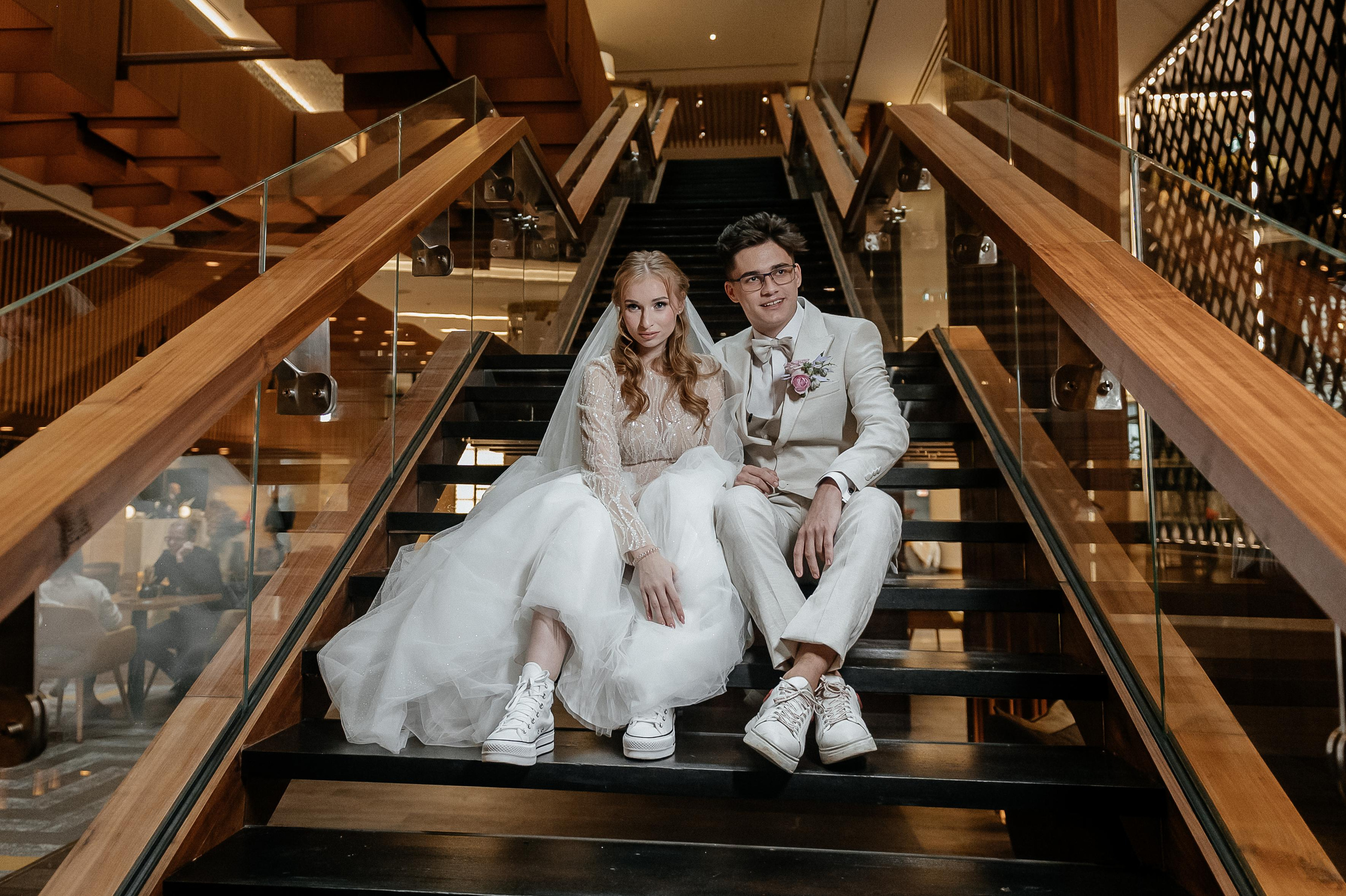 Свадебные сборы Кати и Степана в отеле Radisson Blu Olimpiyskiy. Свадебный фотограф Москва — Сергей и Татьяна