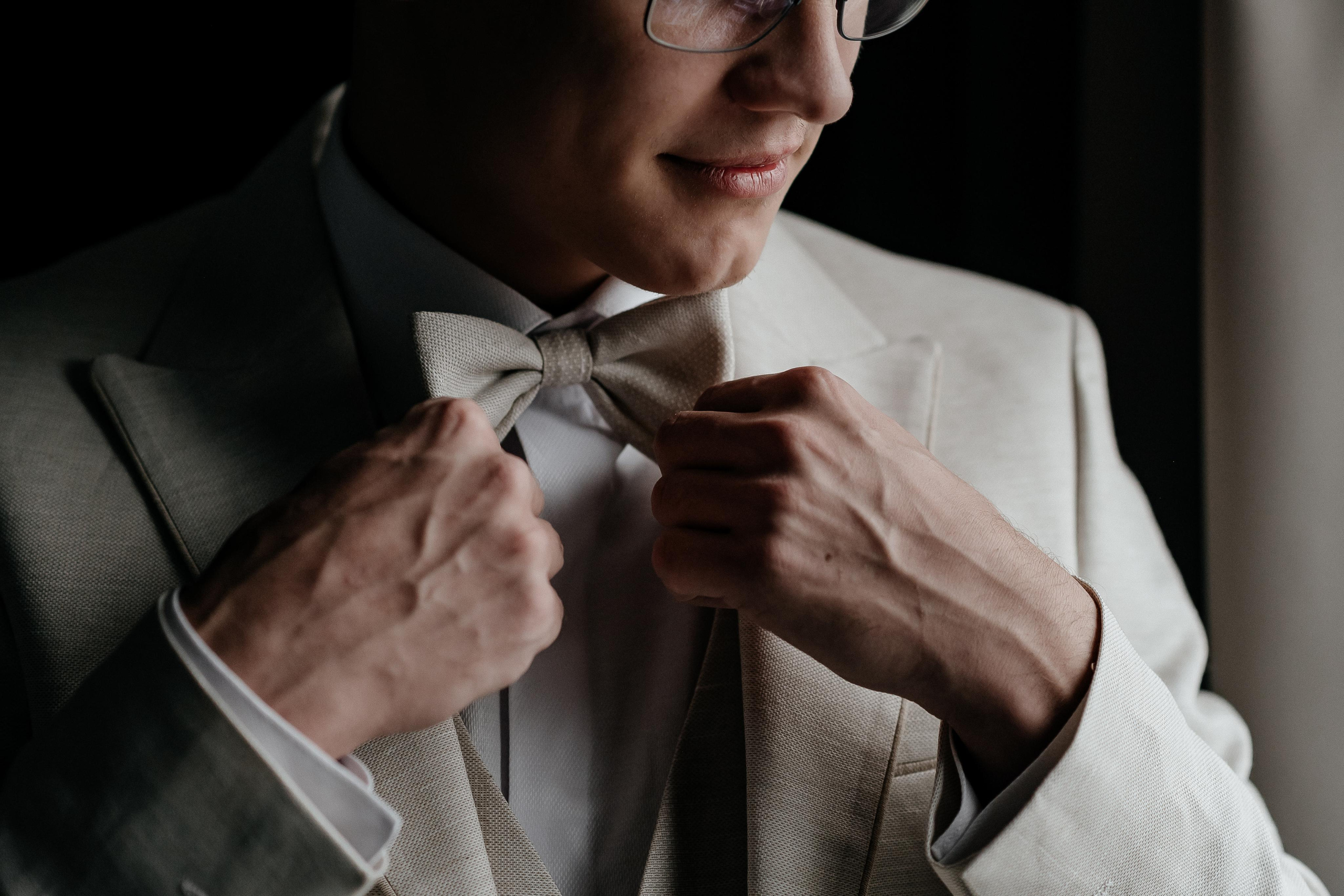 Свадебные сборы Кати и Степана в отеле Radisson Blu Olimpiyskiy. Свадебный фотограф Москва — Сергей и Татьяна