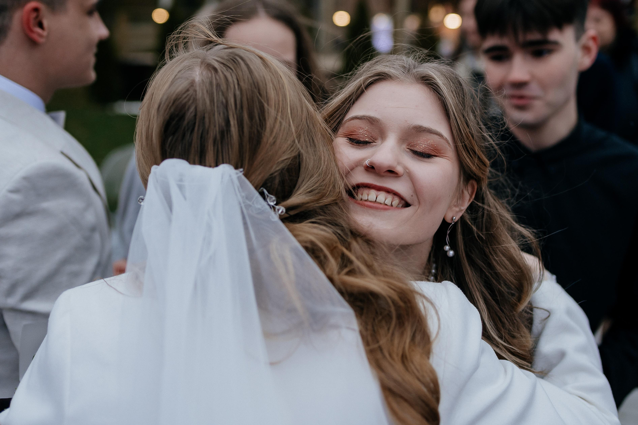 Свадебные сборы Кати и Степана в отеле Radisson Blu Olimpiyskiy. Свадебный фотограф Москва — Сергей и Татьяна