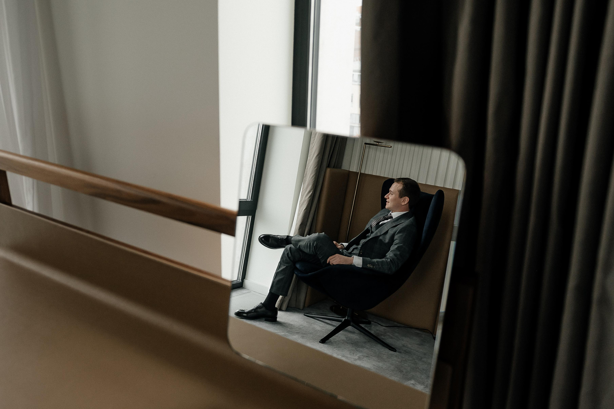 Осенняя свадьба Светы и Миши, со сбора в отеле Movenpic. Свадебный фотограф Москва — Сергей и Татьяна