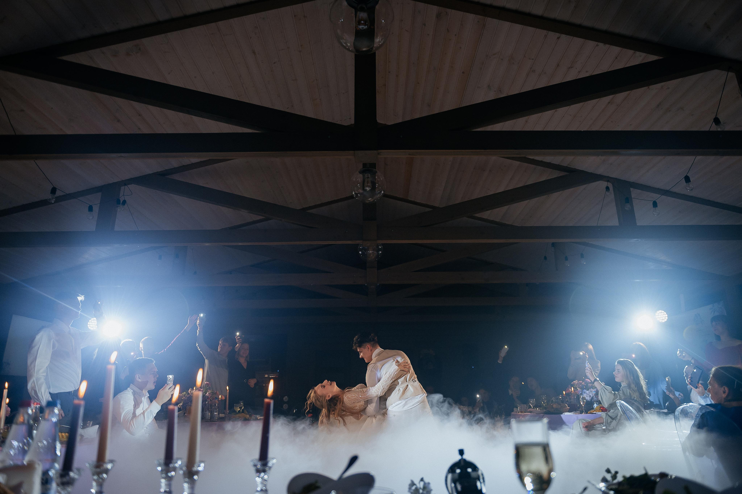 Свадебные сборы Кати и Степана в отеле Radisson Blu Olimpiyskiy. Свадебный фотограф Москва — Сергей и Татьяна