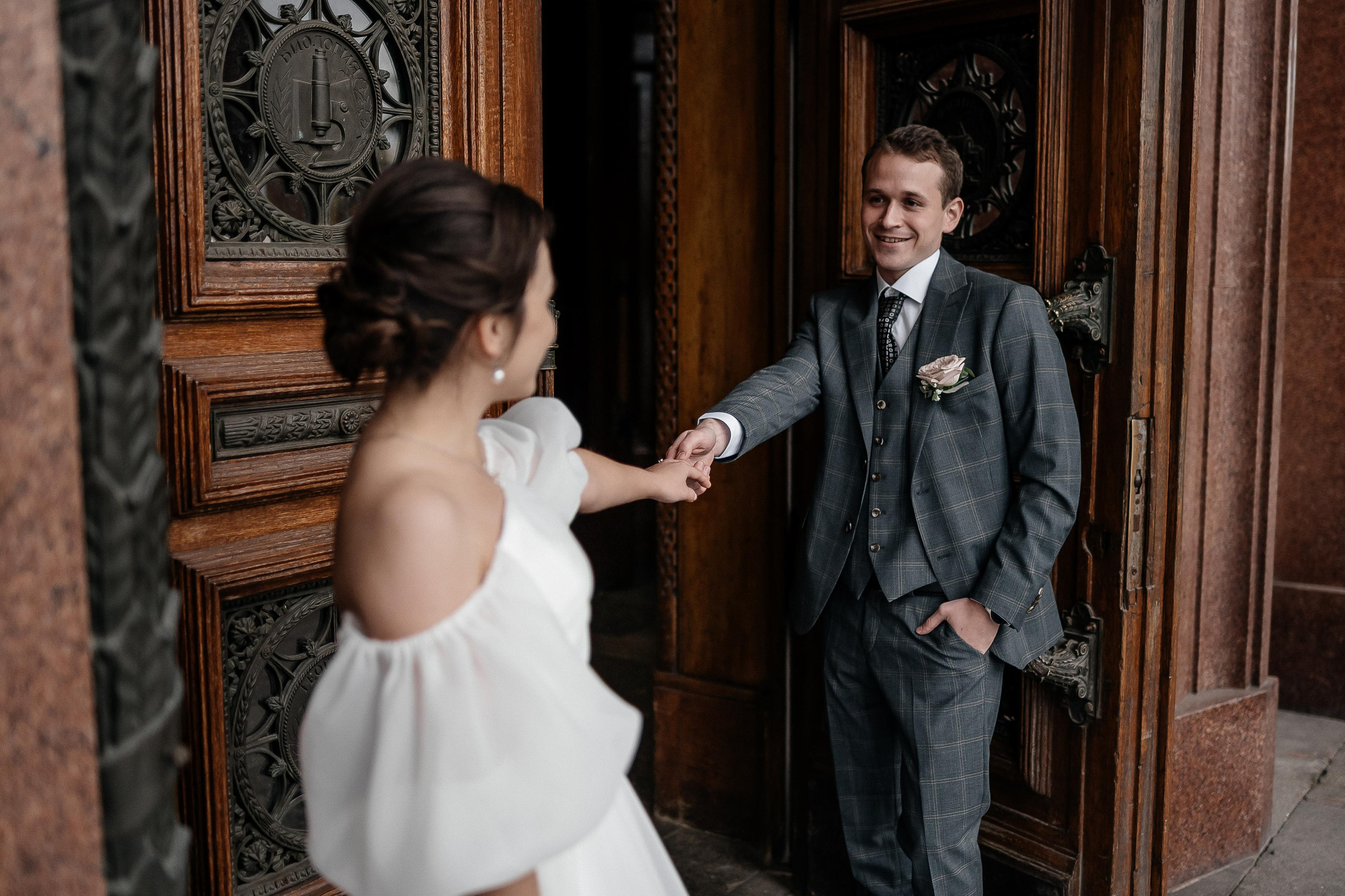 Осенняя свадьба Светы и Миши, со сбора в отеле Movenpic. Свадебный фотограф Москва — Сергей и Татьяна