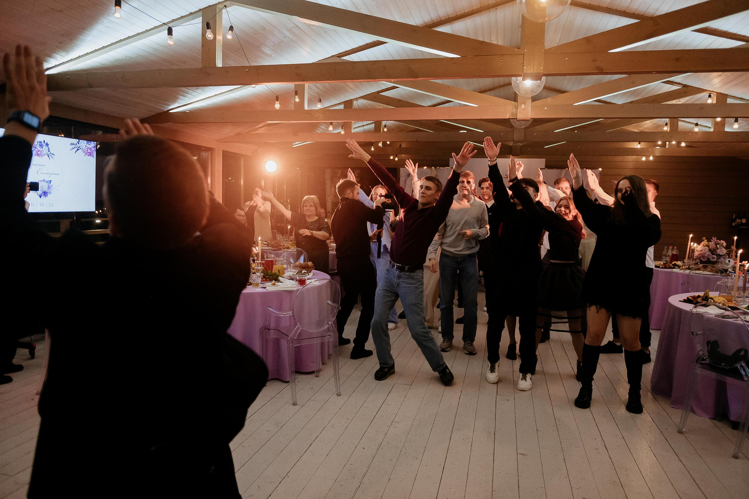 Свадебные сборы Кати и Степана в отеле Radisson Blu Olimpiyskiy. Свадебный фотограф Москва — Сергей и Татьяна