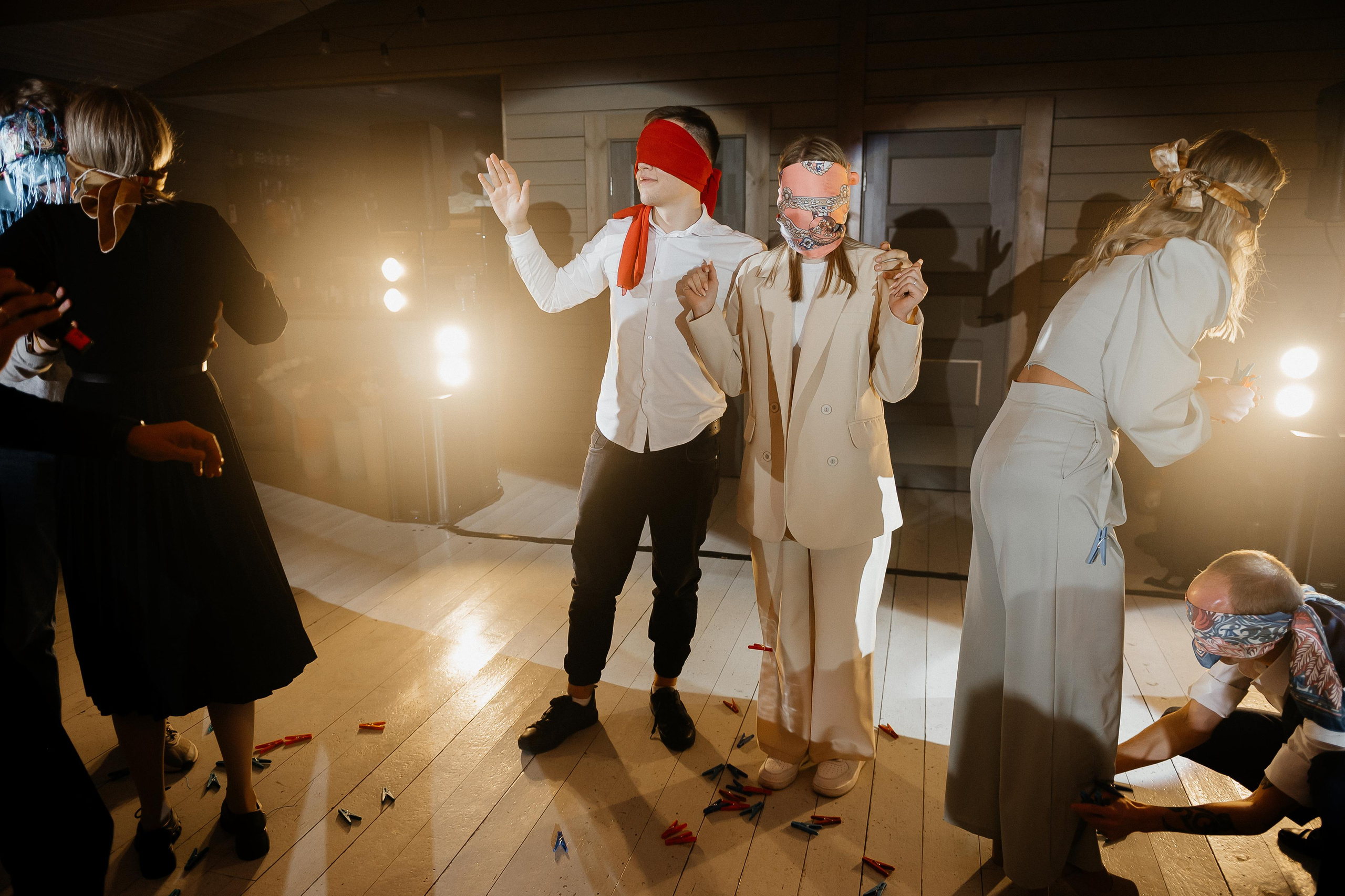 Свадебные сборы Кати и Степана в отеле Radisson Blu Olimpiyskiy. Свадебный фотограф Москва — Сергей и Татьяна