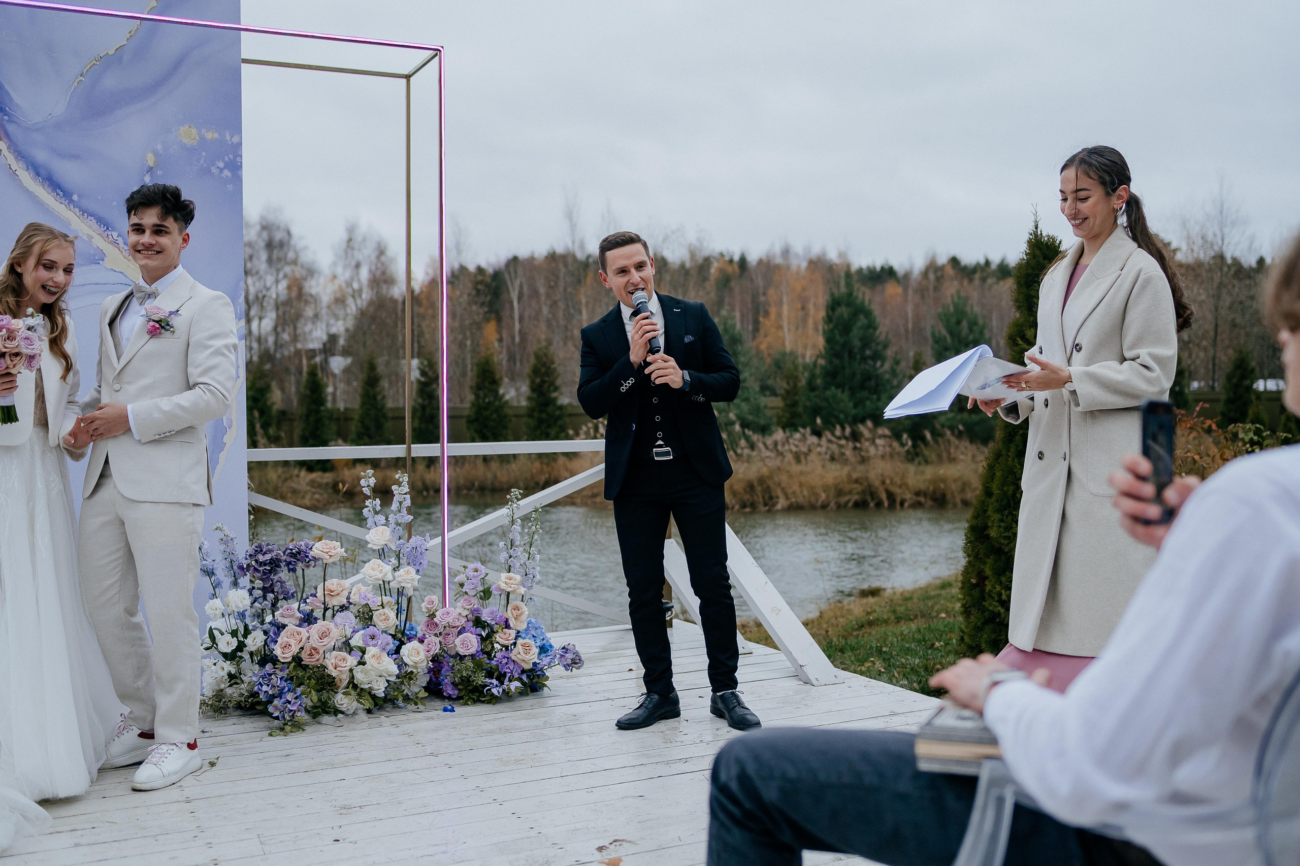 Свадебные сборы Кати и Степана в отеле Radisson Blu Olimpiyskiy. Свадебный фотограф Москва — Сергей и Татьяна