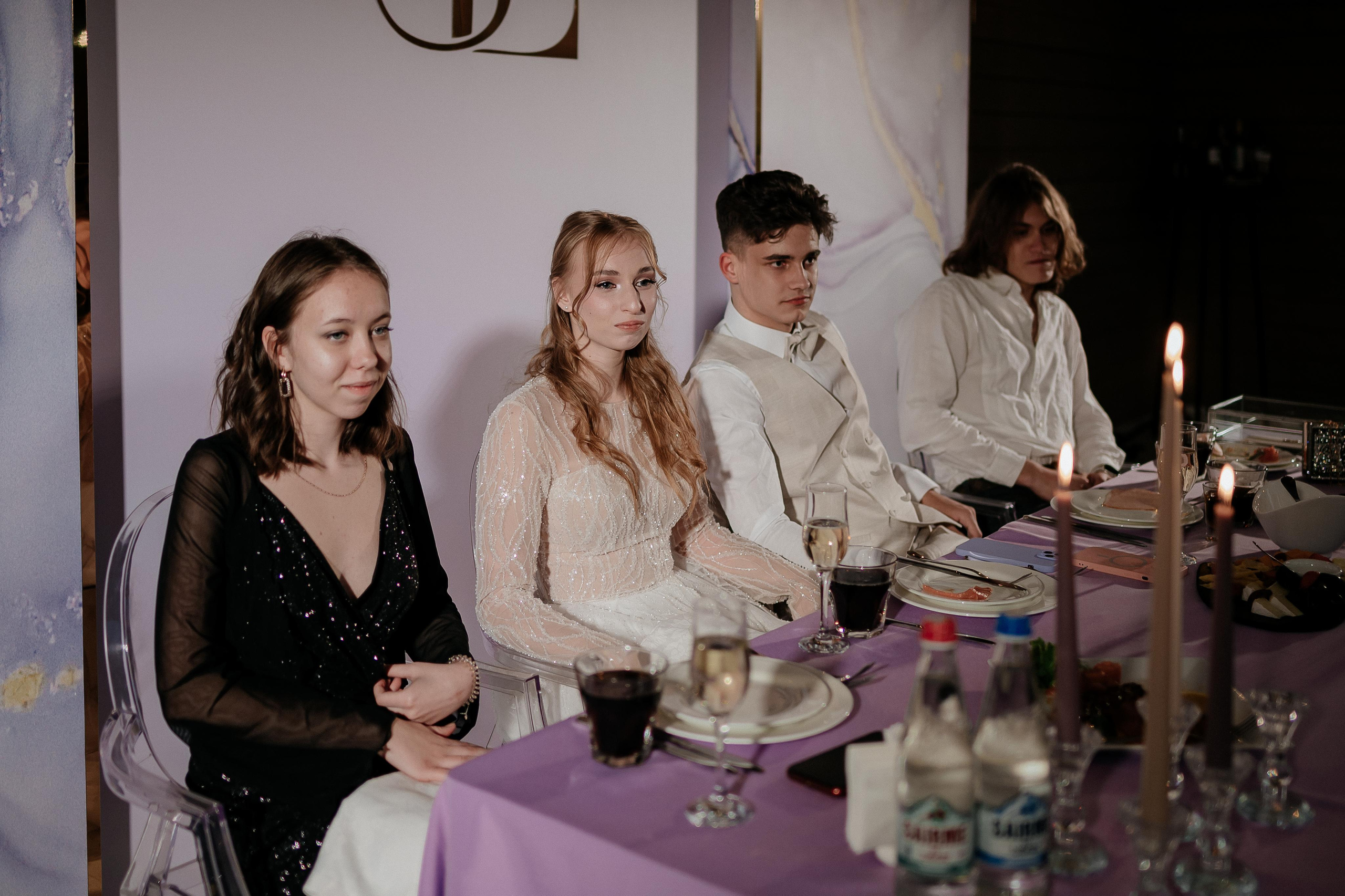 Свадебные сборы Кати и Степана в отеле Radisson Blu Olimpiyskiy. Свадебный фотограф Москва — Сергей и Татьяна