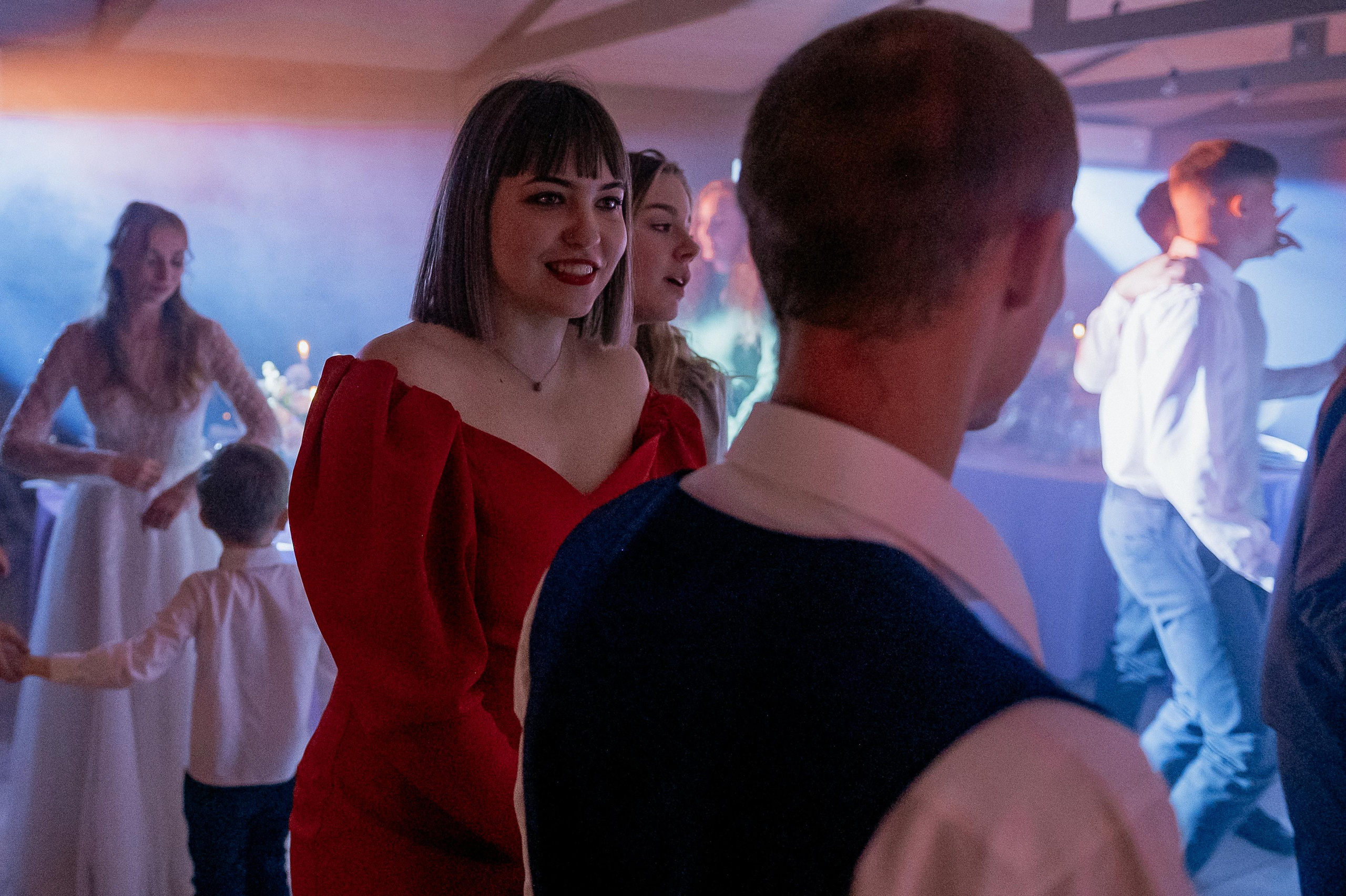 Свадебные сборы Кати и Степана в отеле Radisson Blu Olimpiyskiy. Свадебный фотограф Москва — Сергей и Татьяна