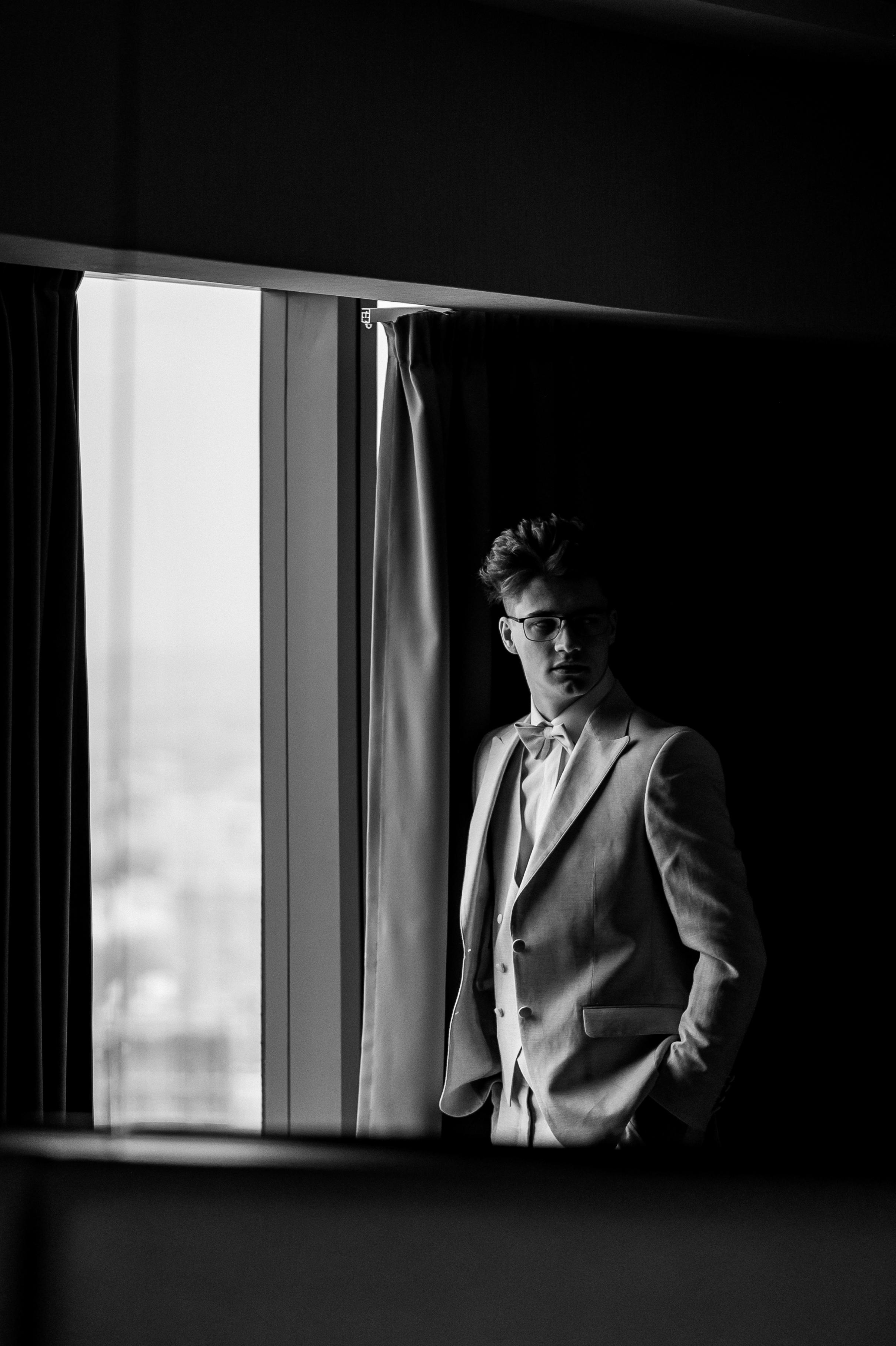 Свадебные сборы Кати и Степана в отеле Radisson Blu Olimpiyskiy. Свадебный фотограф Москва — Сергей и Татьяна