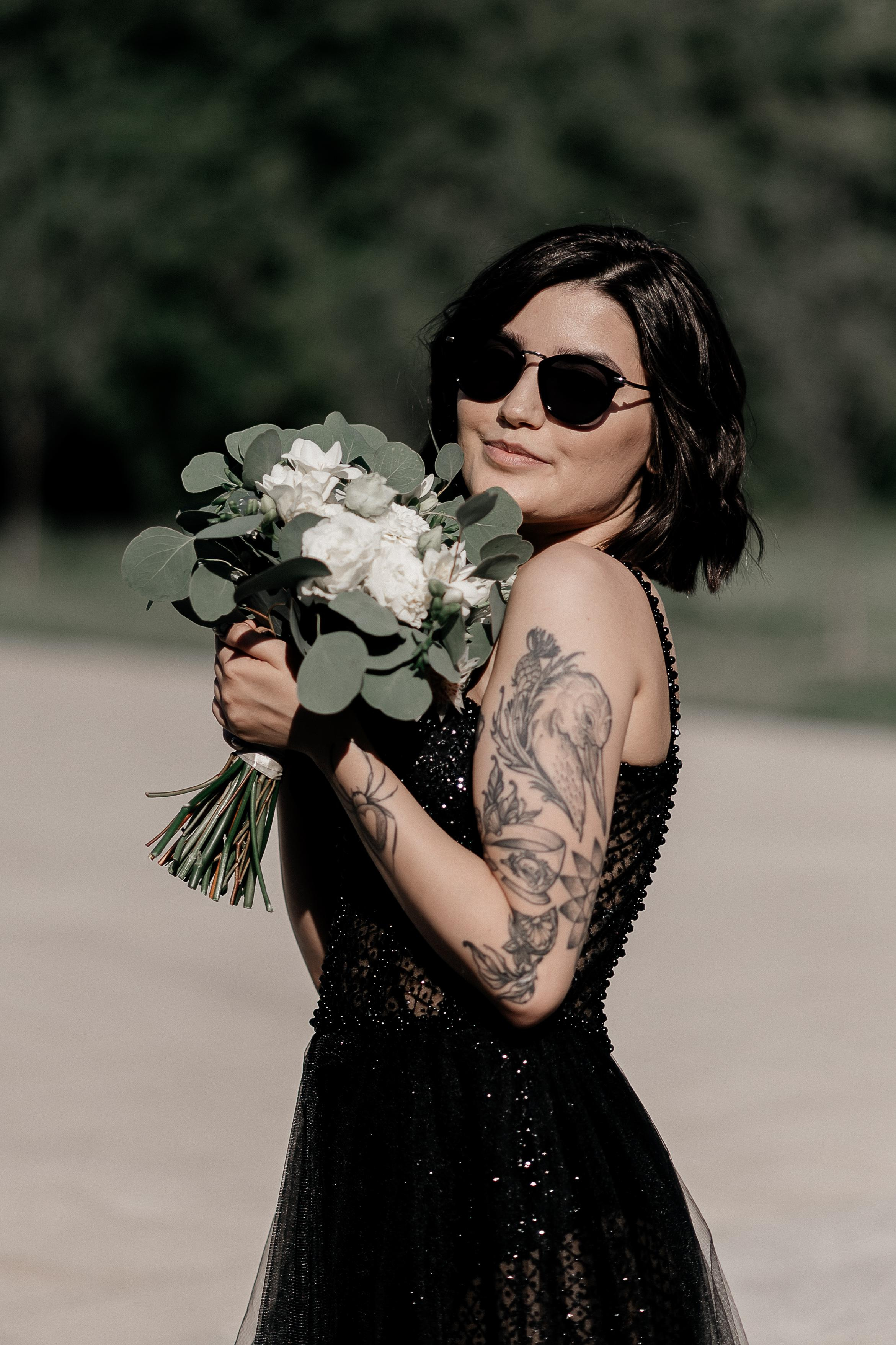 Невеста и свадебный букет