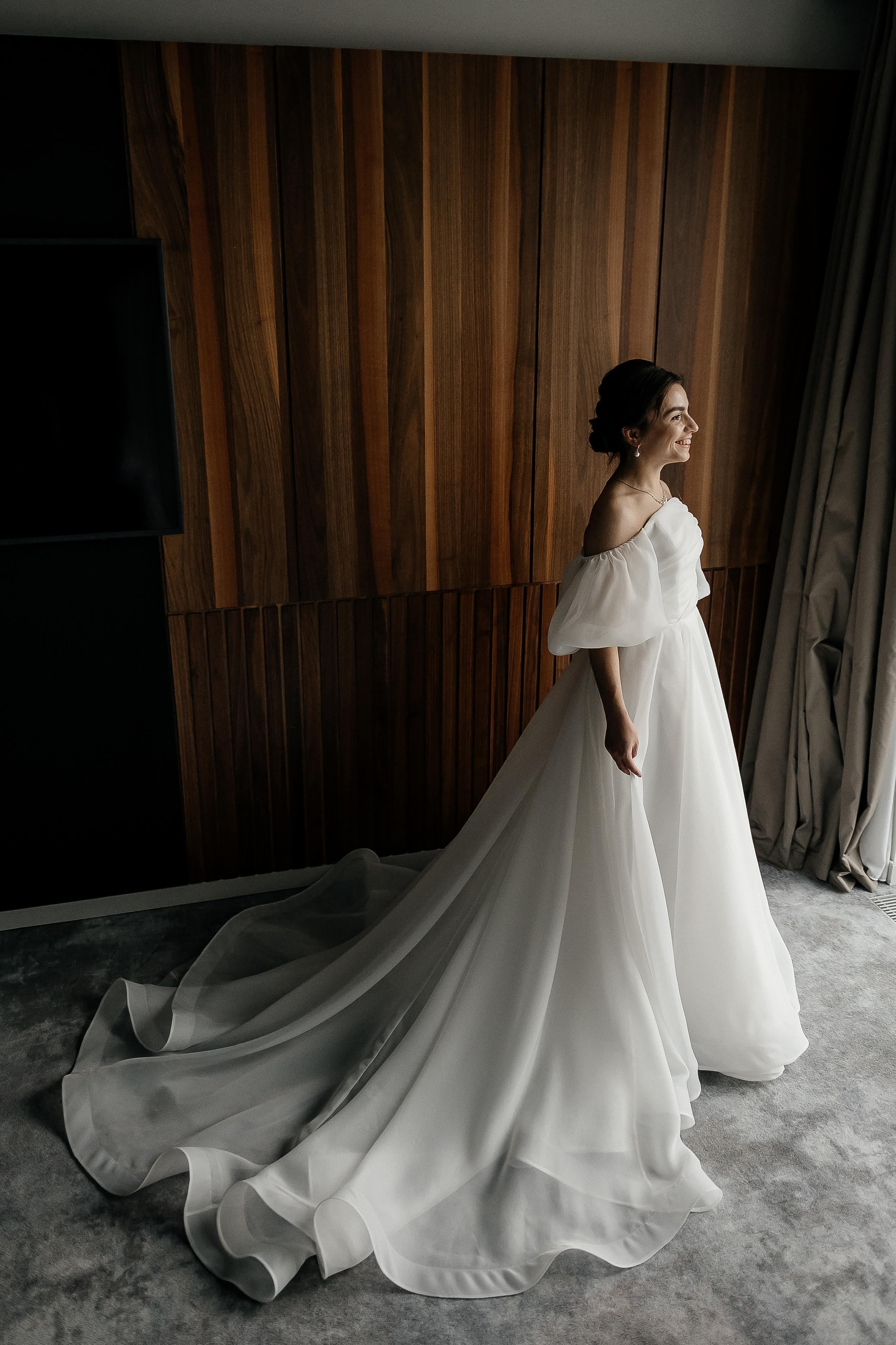 Осенняя свадьба Светы и Миши, со сбора в отеле Movenpic. Свадебный фотограф Москва — Сергей и Татьяна