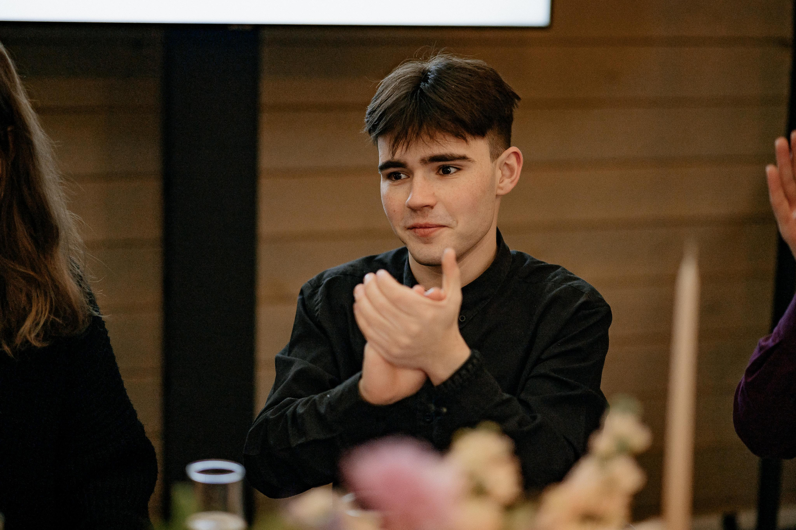 Свадебные сборы Кати и Степана в отеле Radisson Blu Olimpiyskiy. Свадебный фотограф Москва — Сергей и Татьяна