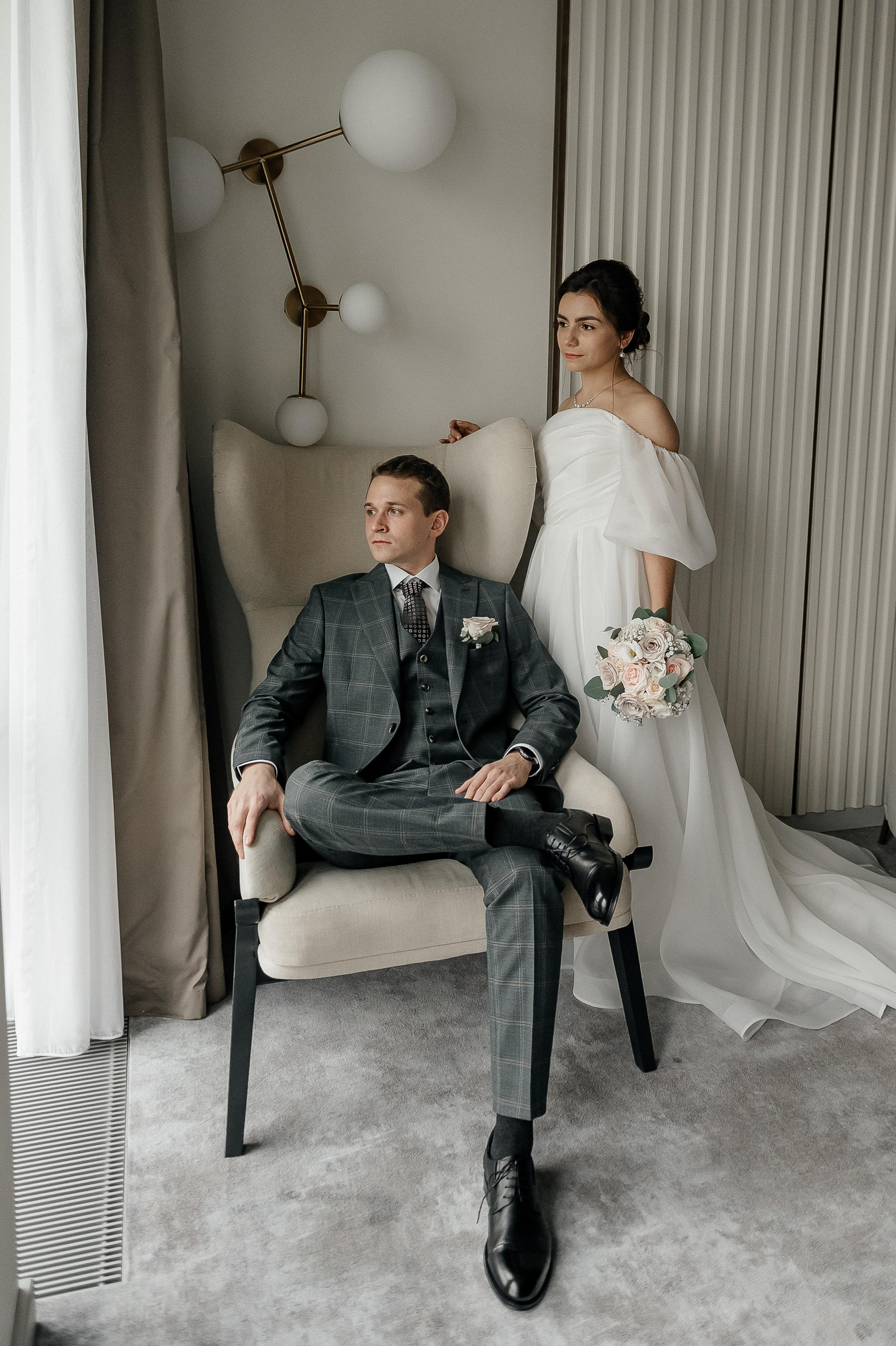 Осенняя свадьба Светы и Миши, со сбора в отеле Movenpic. Свадебный фотограф Москва — Сергей и Татьяна