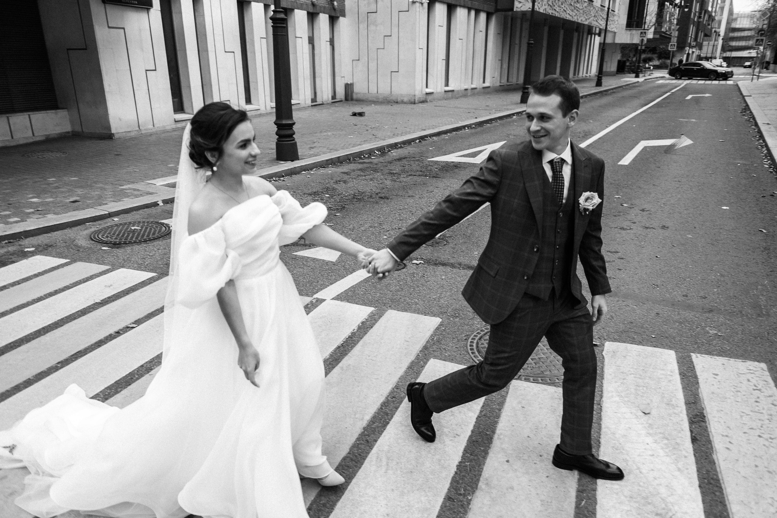 Осенняя свадьба Светы и Миши, со сбора в отеле Movenpic. Свадебный фотограф Москва — Сергей и Татьяна