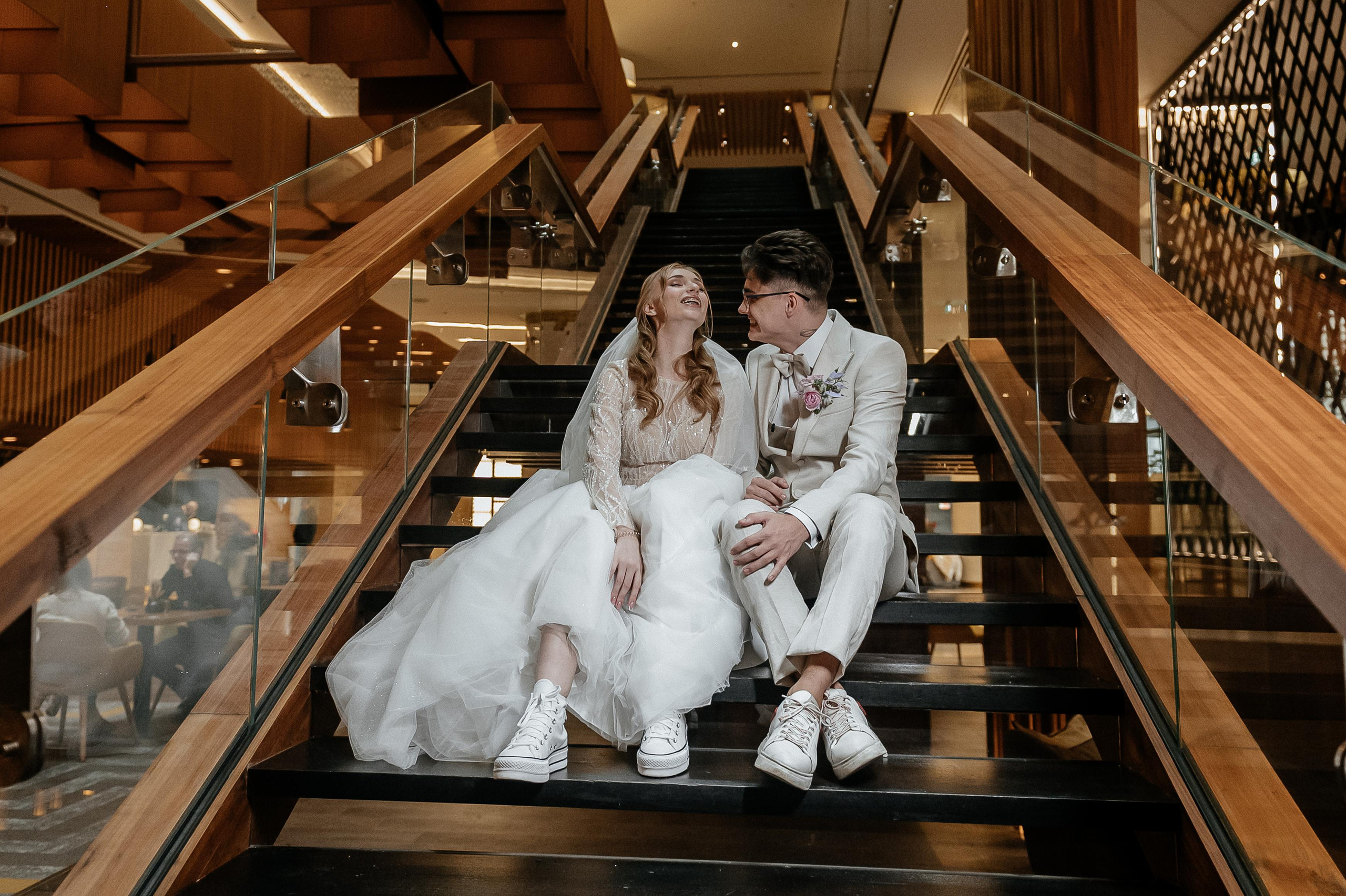 Свадебные сборы Кати и Степана в отеле Radisson Blu Olimpiyskiy. Свадебный фотограф Москва — Сергей и Татьяна