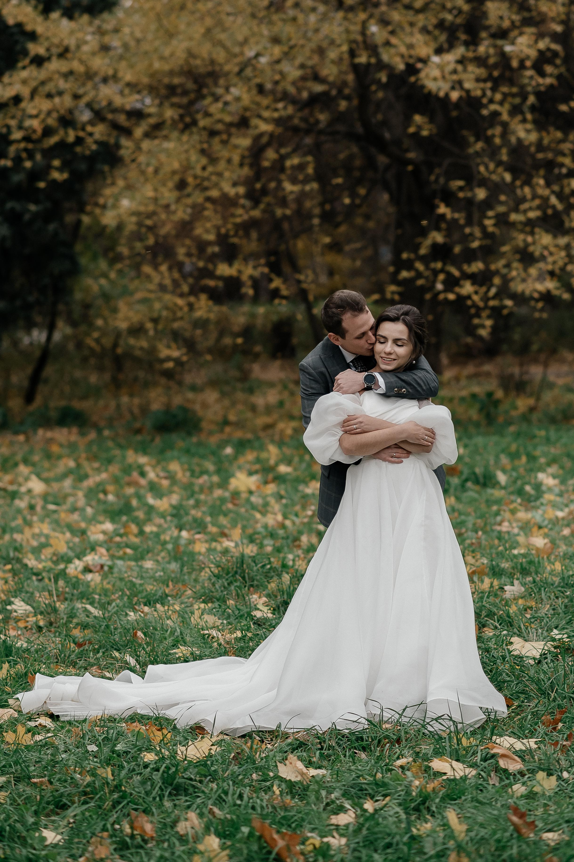 Осенняя свадьба Светы и Миши, со сбора в отеле Movenpic. Свадебный фотограф Москва — Сергей и Татьяна