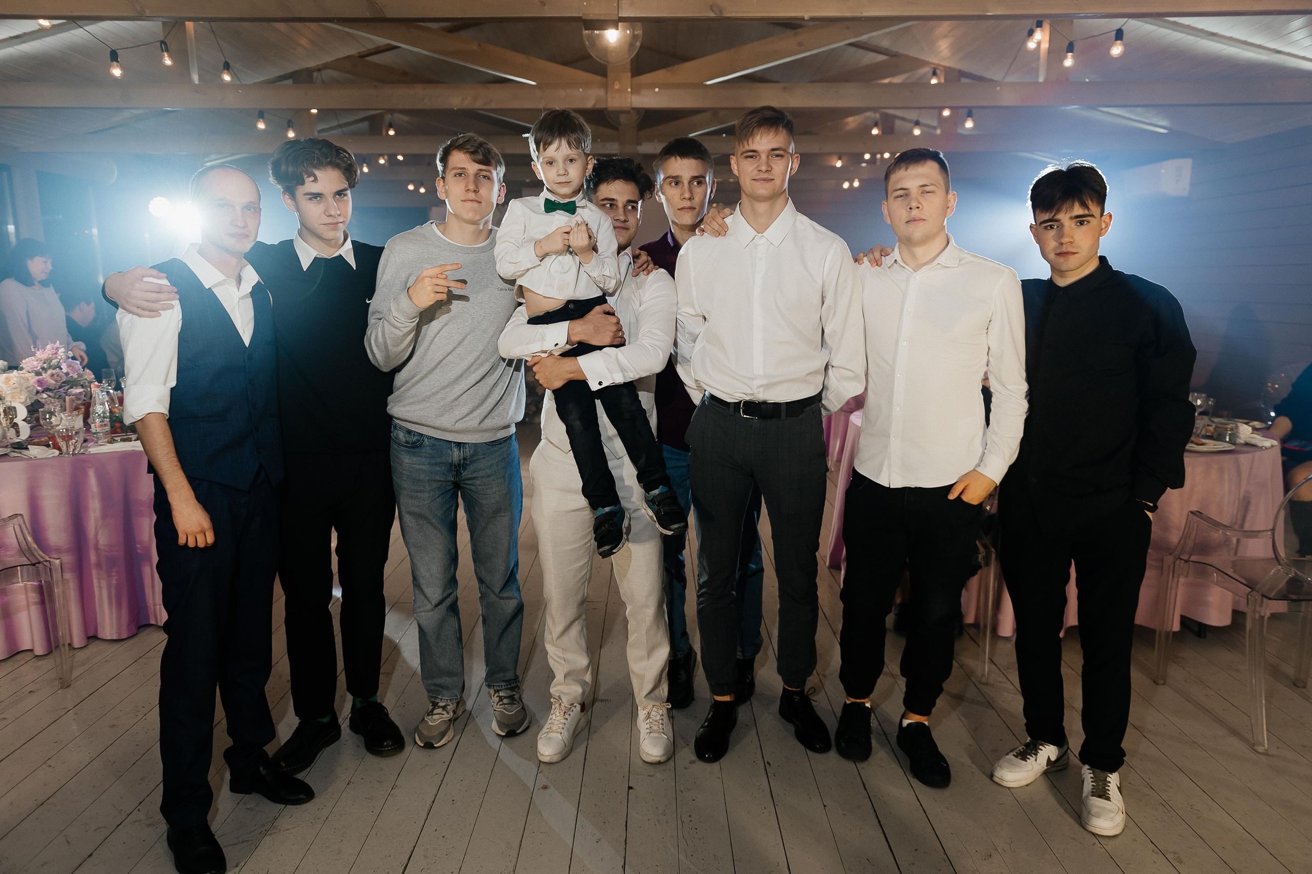 Свадебные сборы Кати и Степана в отеле Radisson Blu Olimpiyskiy. Свадебный фотограф Москва — Сергей и Татьяна