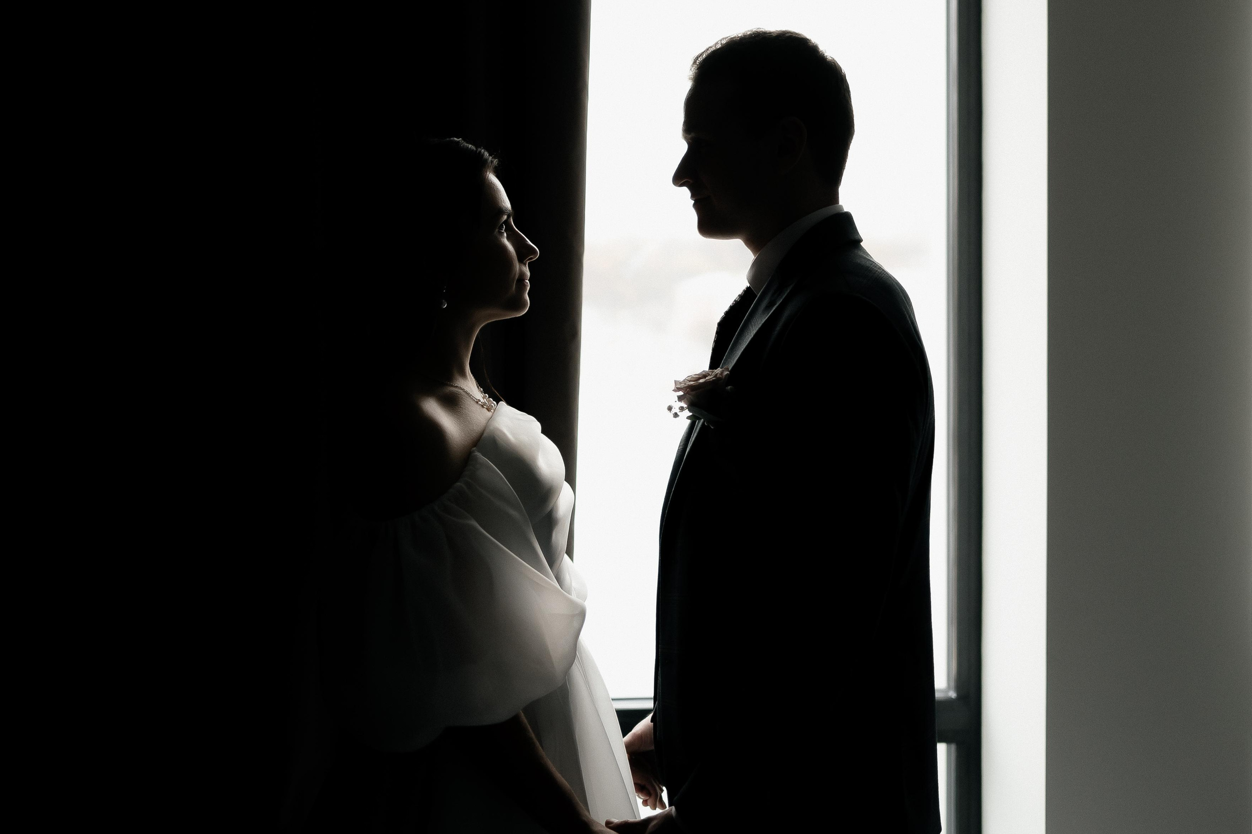 Осенняя свадьба Светы и Миши, со сбора в отеле Movenpic. Свадебный фотограф Москва — Сергей и Татьяна