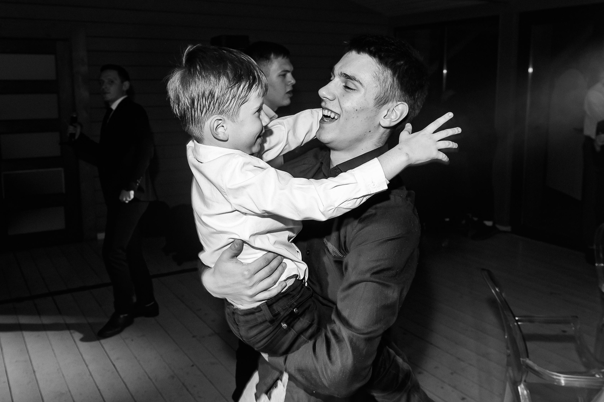 Свадебные сборы Кати и Степана в отеле Radisson Blu Olimpiyskiy. Свадебный фотограф Москва — Сергей и Татьяна