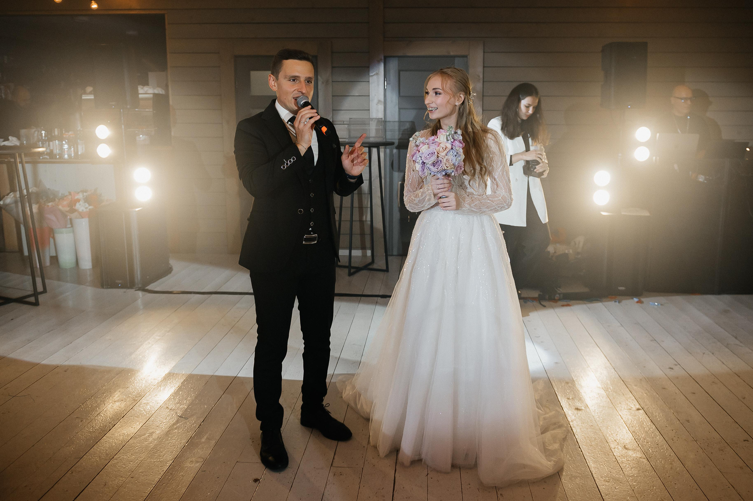 Свадебные сборы Кати и Степана в отеле Radisson Blu Olimpiyskiy. Свадебный фотограф Москва — Сергей и Татьяна