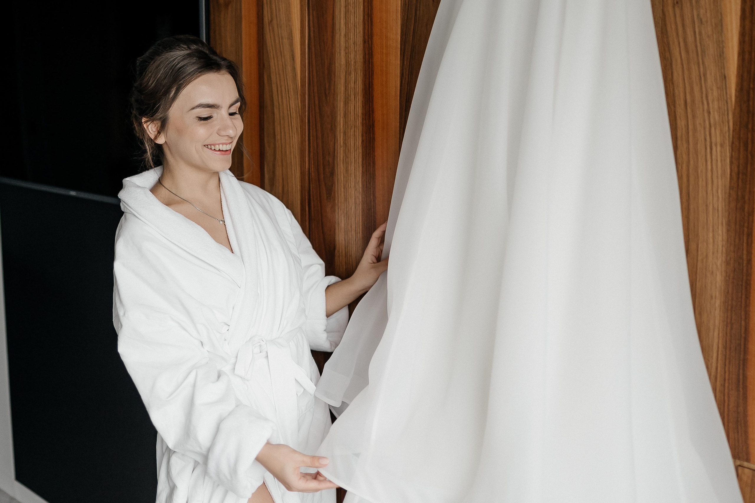 Осенняя свадьба Светы и Миши, со сбора в отеле Movenpic. Свадебный фотограф Москва — Сергей и Татьяна