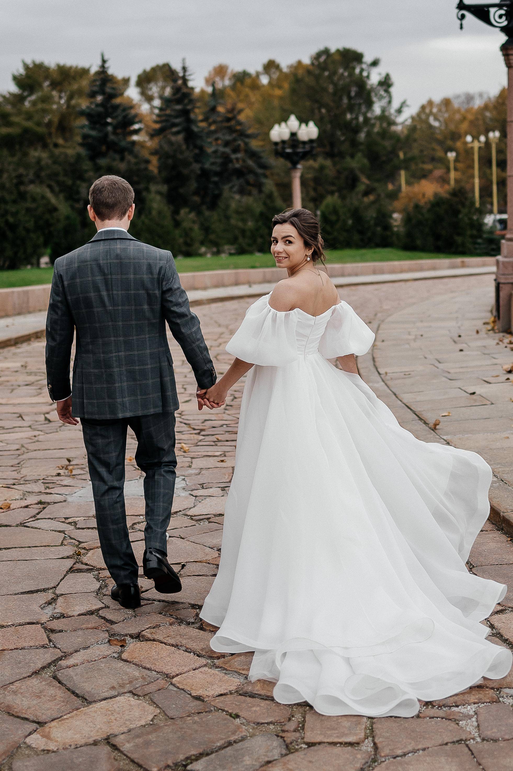 Осенняя свадьба Светы и Миши, со сбора в отеле Movenpic. Свадебный фотограф Москва — Сергей и Татьяна