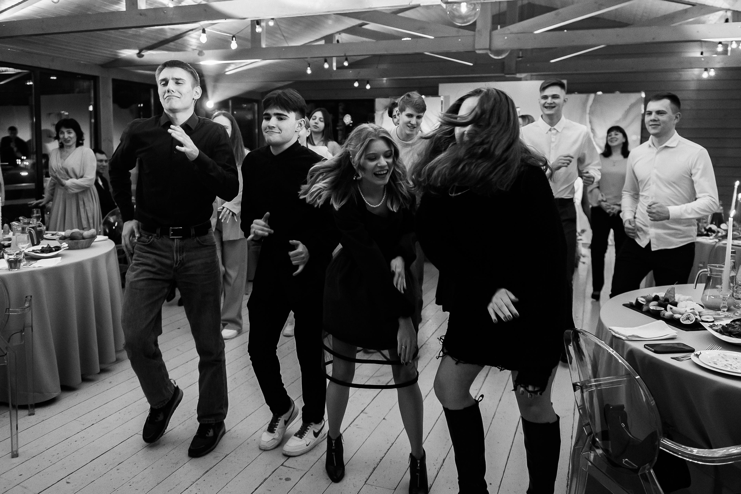 Свадебные сборы Кати и Степана в отеле Radisson Blu Olimpiyskiy. Свадебный фотограф Москва — Сергей и Татьяна