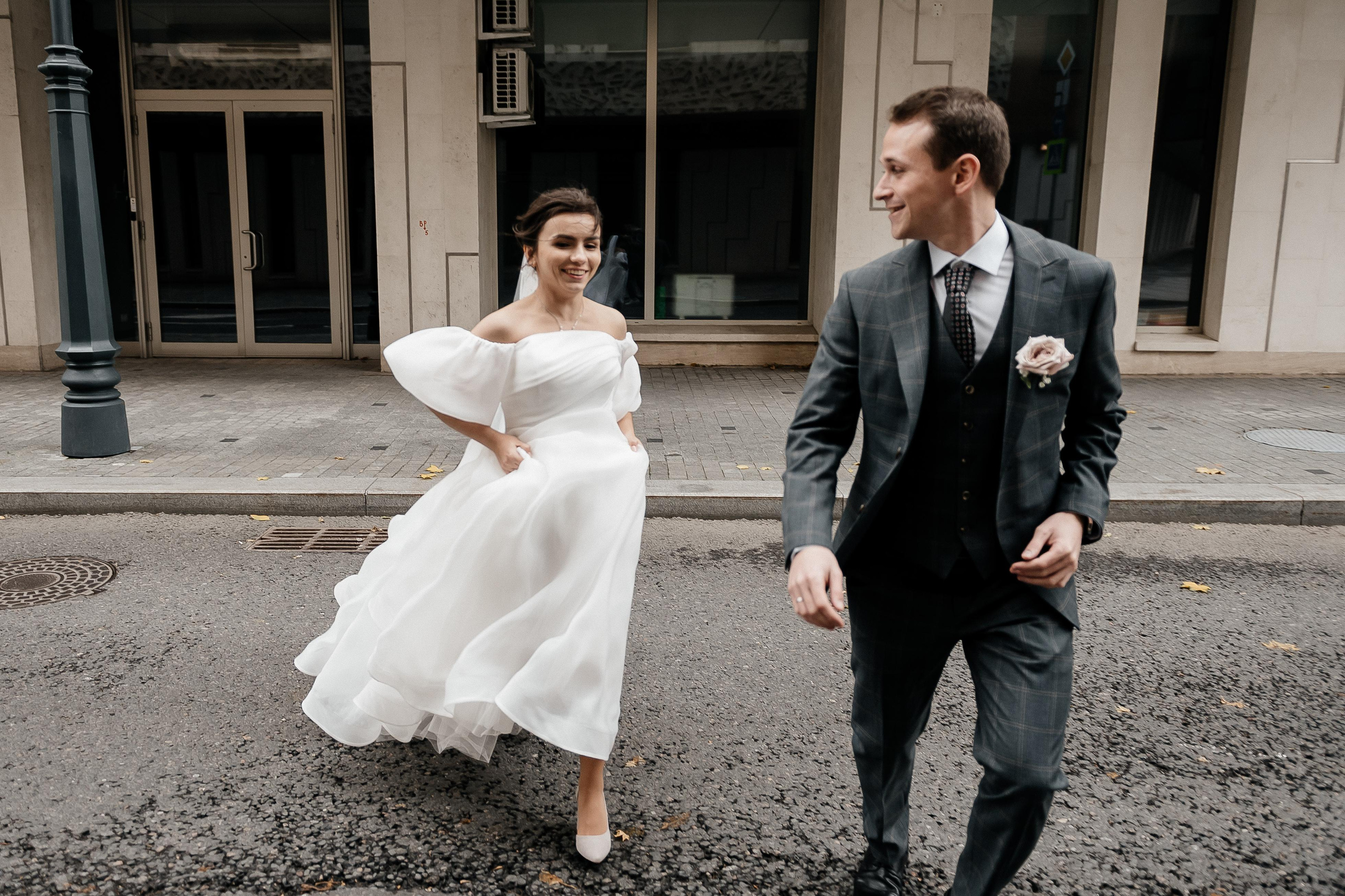 Осенняя свадьба Светы и Миши, со сбора в отеле Movenpic. Свадебный фотограф Москва — Сергей и Татьяна