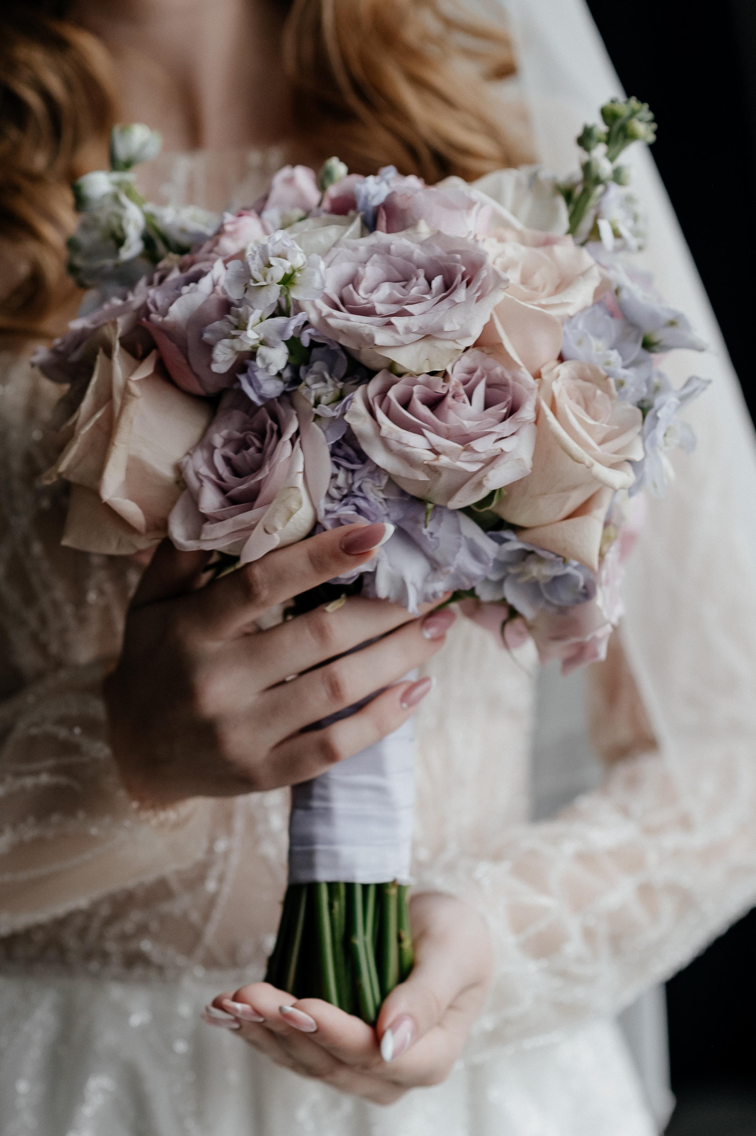 Свадебные сборы Кати и Степана в отеле Radisson Blu Olimpiyskiy. Свадебный фотограф Москва — Сергей и Татьяна