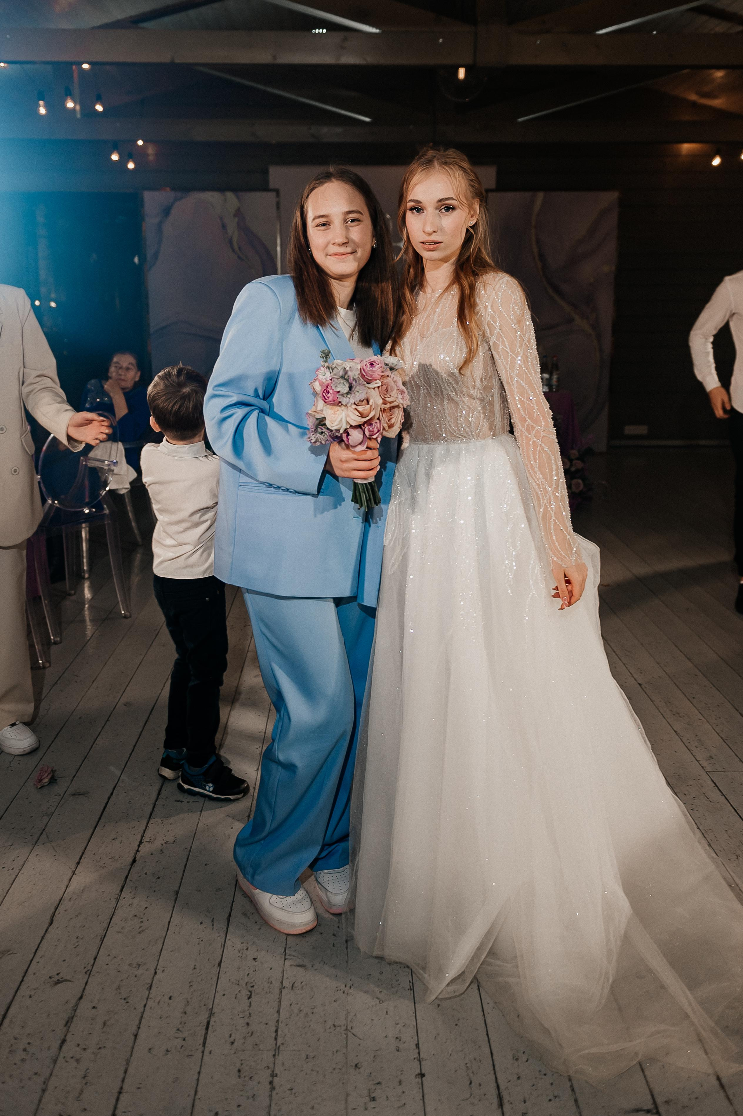 Свадебные сборы Кати и Степана в отеле Radisson Blu Olimpiyskiy. Свадебный фотограф Москва — Сергей и Татьяна