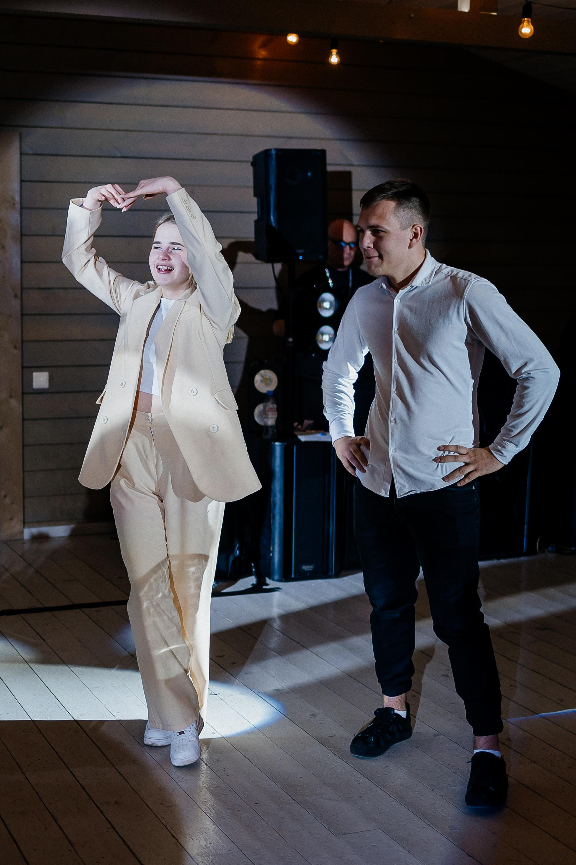 Свадебные сборы Кати и Степана в отеле Radisson Blu Olimpiyskiy. Свадебный фотограф Москва — Сергей и Татьяна