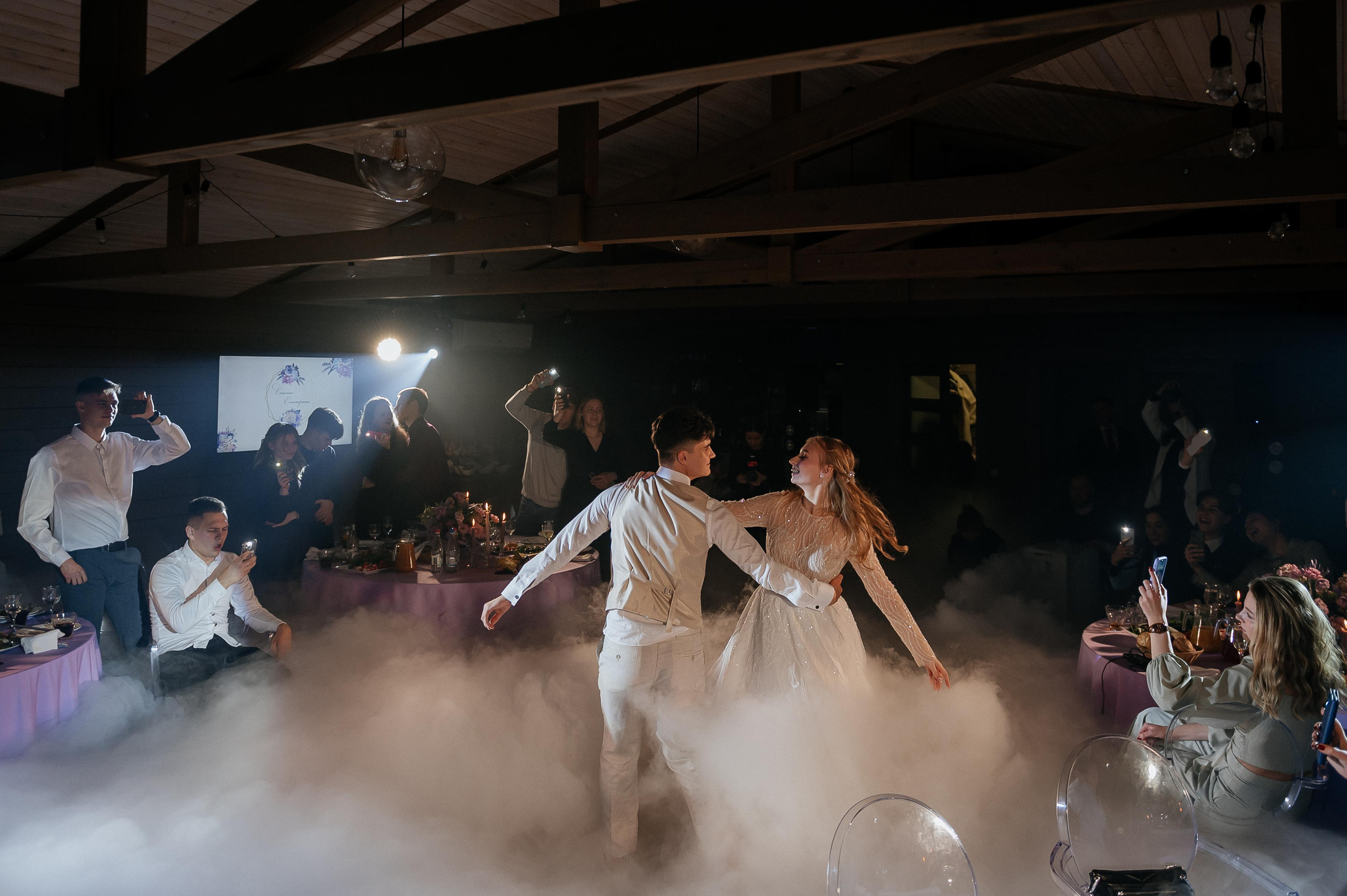 Свадебные сборы Кати и Степана в отеле Radisson Blu Olimpiyskiy. Свадебный фотограф Москва — Сергей и Татьяна