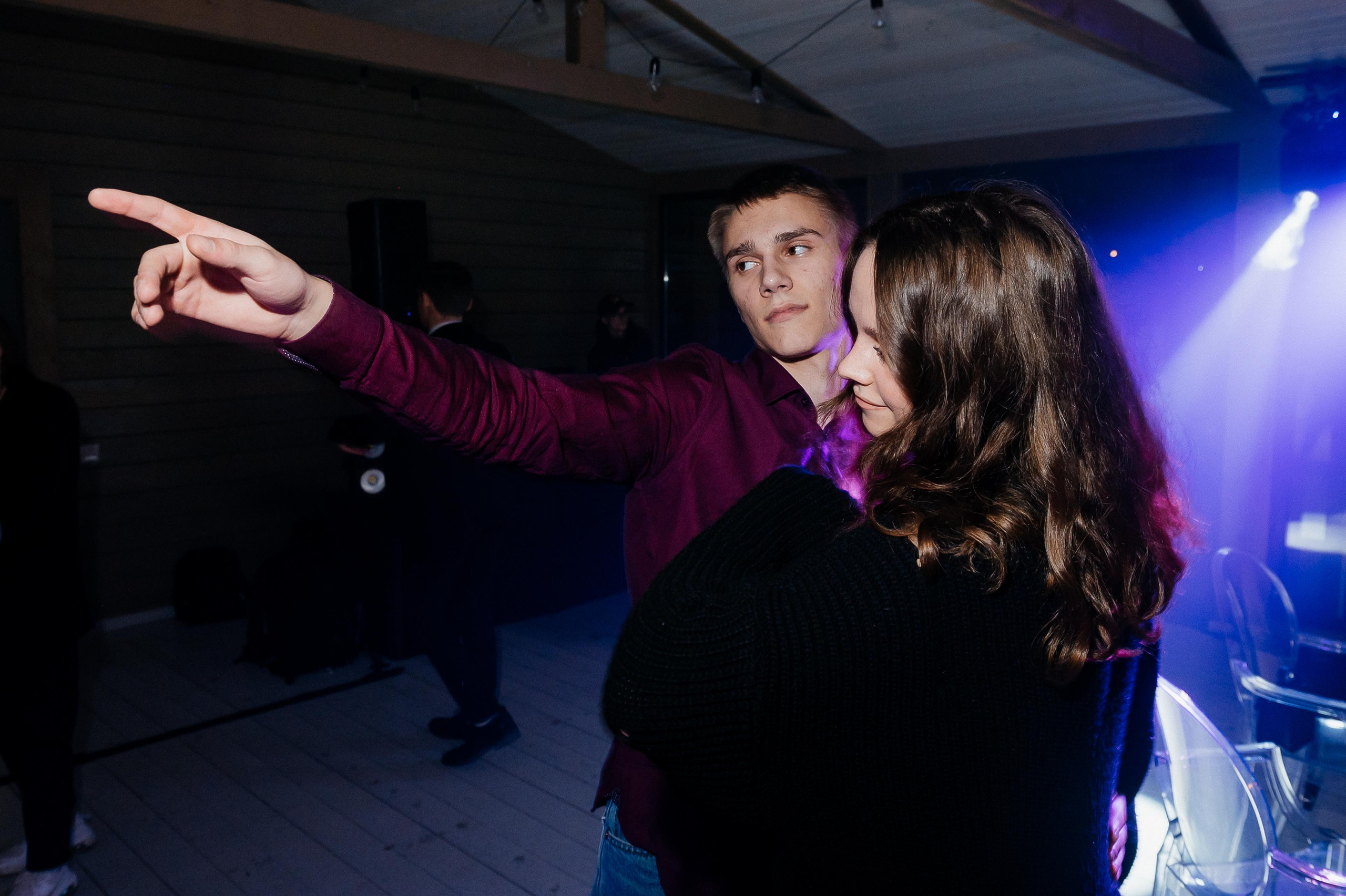 Свадебные сборы Кати и Степана в отеле Radisson Blu Olimpiyskiy. Свадебный фотограф Москва — Сергей и Татьяна