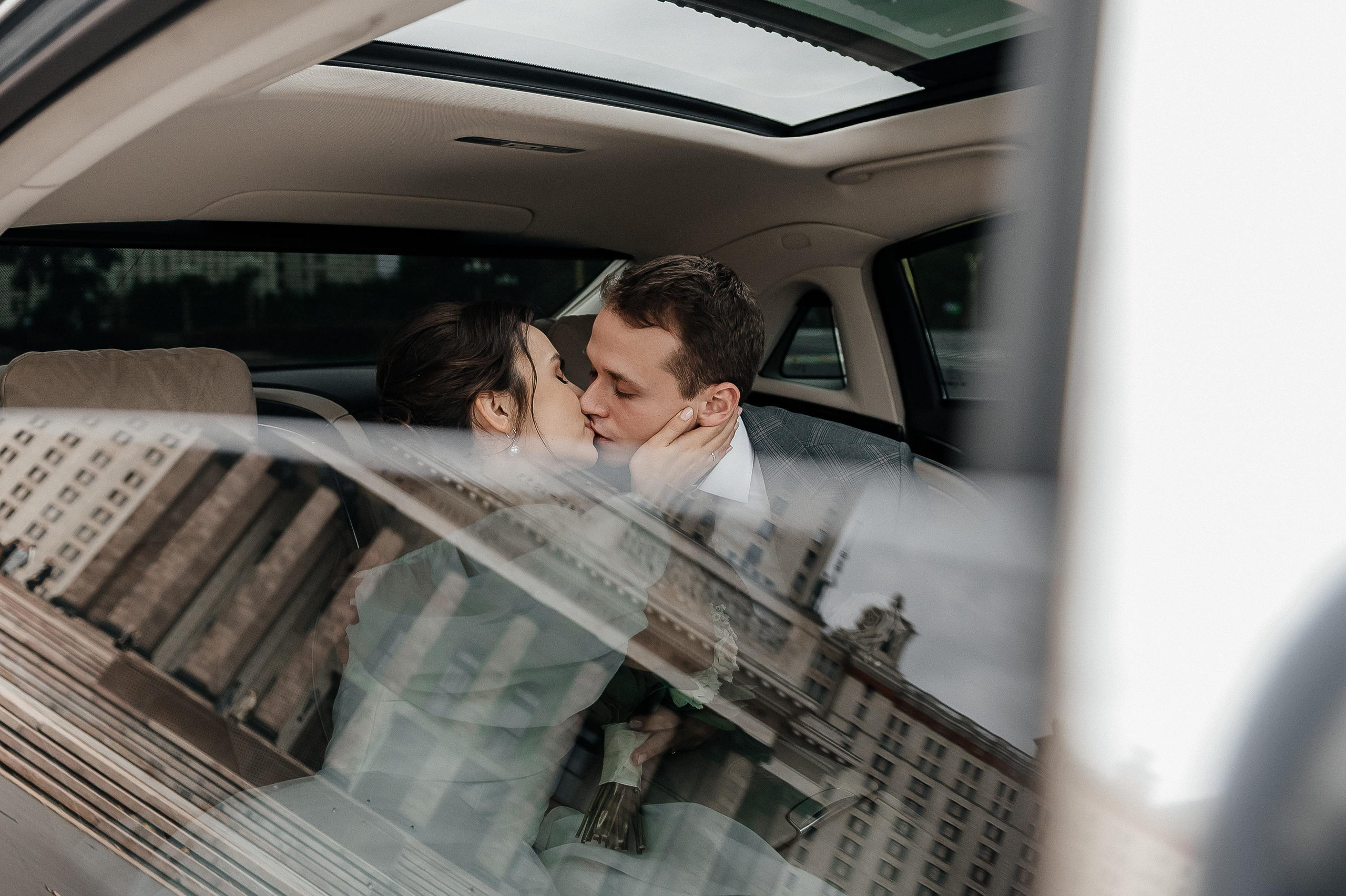 Осенняя свадьба Светы и Миши, со сбора в отеле Movenpic. Свадебный фотограф Москва — Сергей и Татьяна