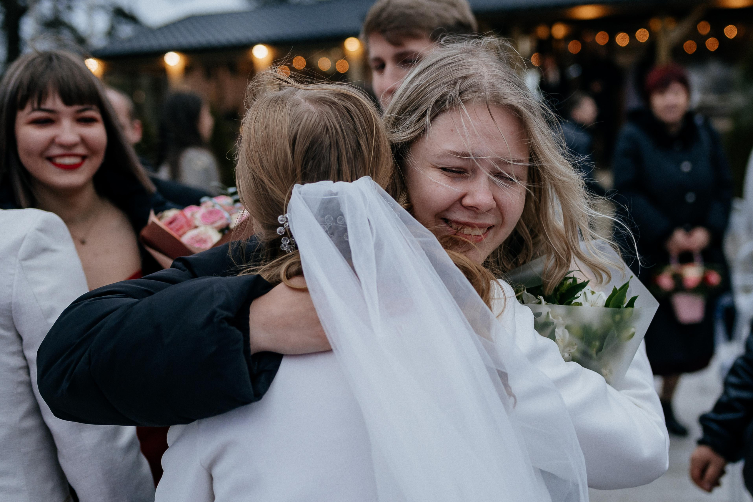 Свадебные сборы Кати и Степана в отеле Radisson Blu Olimpiyskiy. Свадебный фотограф Москва — Сергей и Татьяна