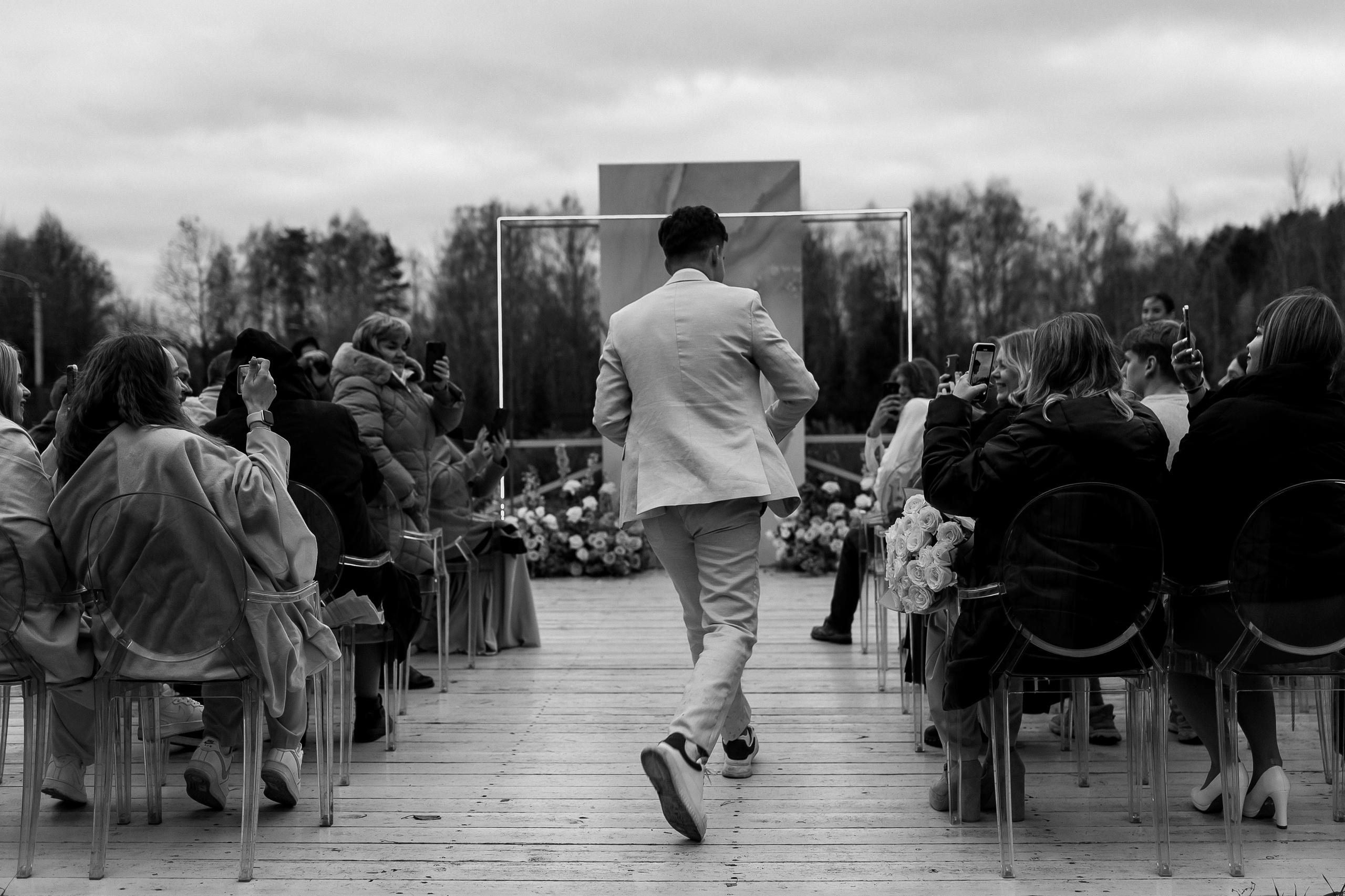 Свадебные сборы Кати и Степана в отеле Radisson Blu Olimpiyskiy. Свадебный фотограф Москва — Сергей и Татьяна