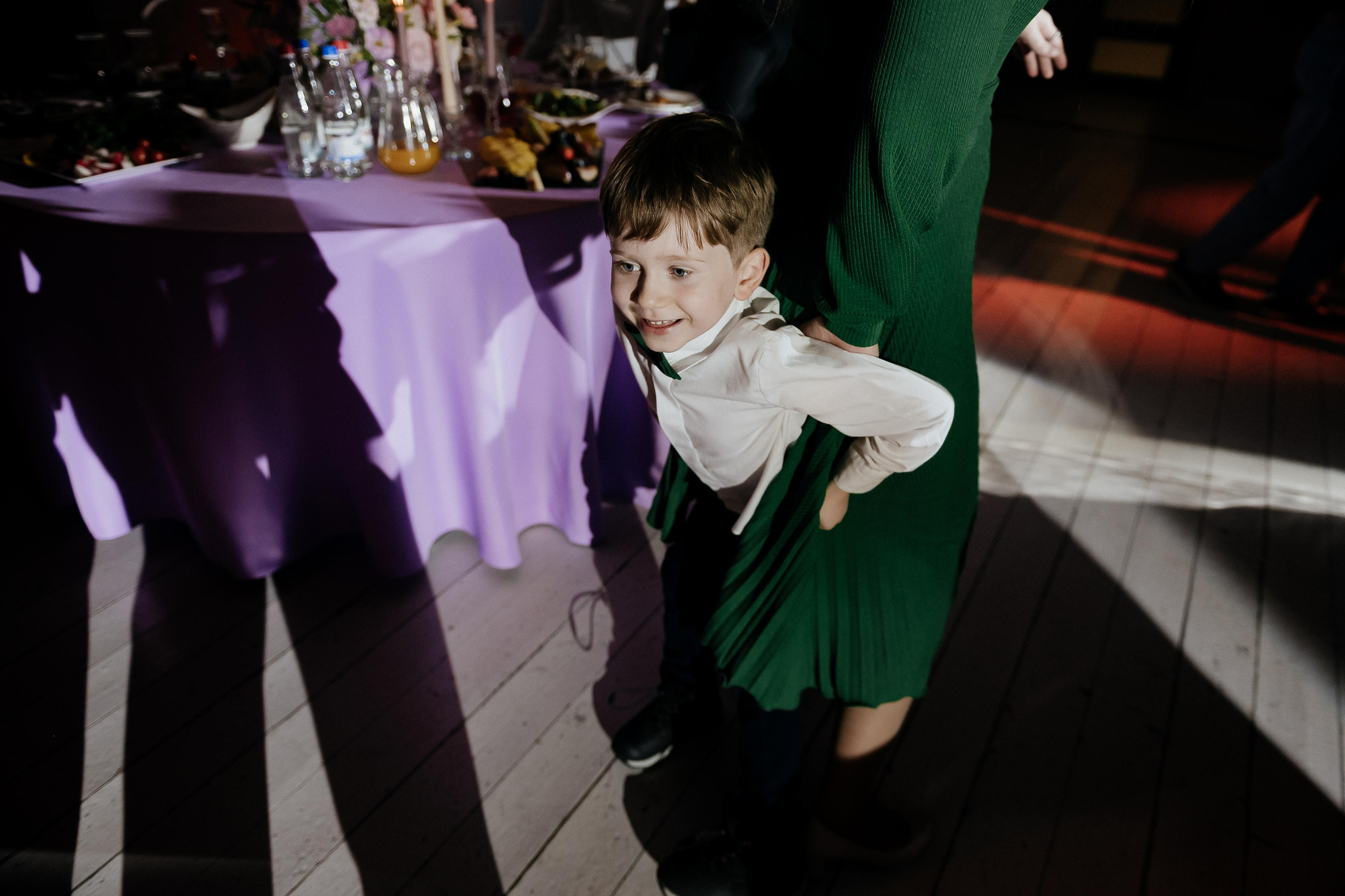 Свадебные сборы Кати и Степана в отеле Radisson Blu Olimpiyskiy. Свадебный фотограф Москва — Сергей и Татьяна