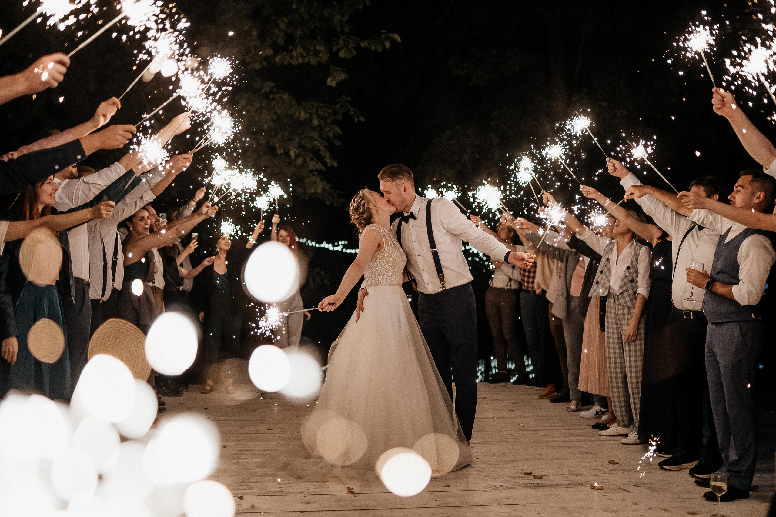 Бенгальские огни на свадьбе