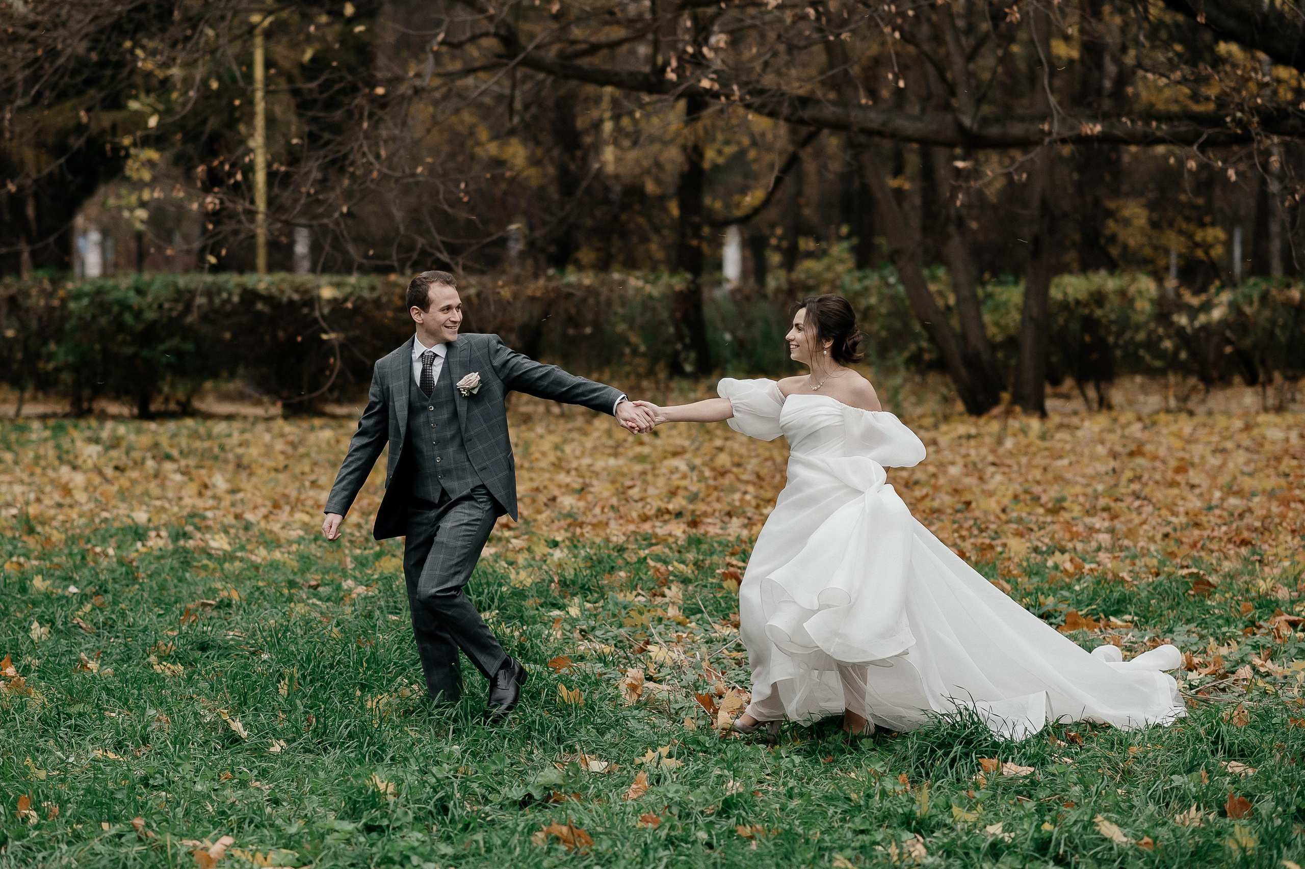 Осенняя свадьба Светы и Миши, со сбора в отеле Movenpic. Свадебный фотограф Москва — Сергей и Татьяна
