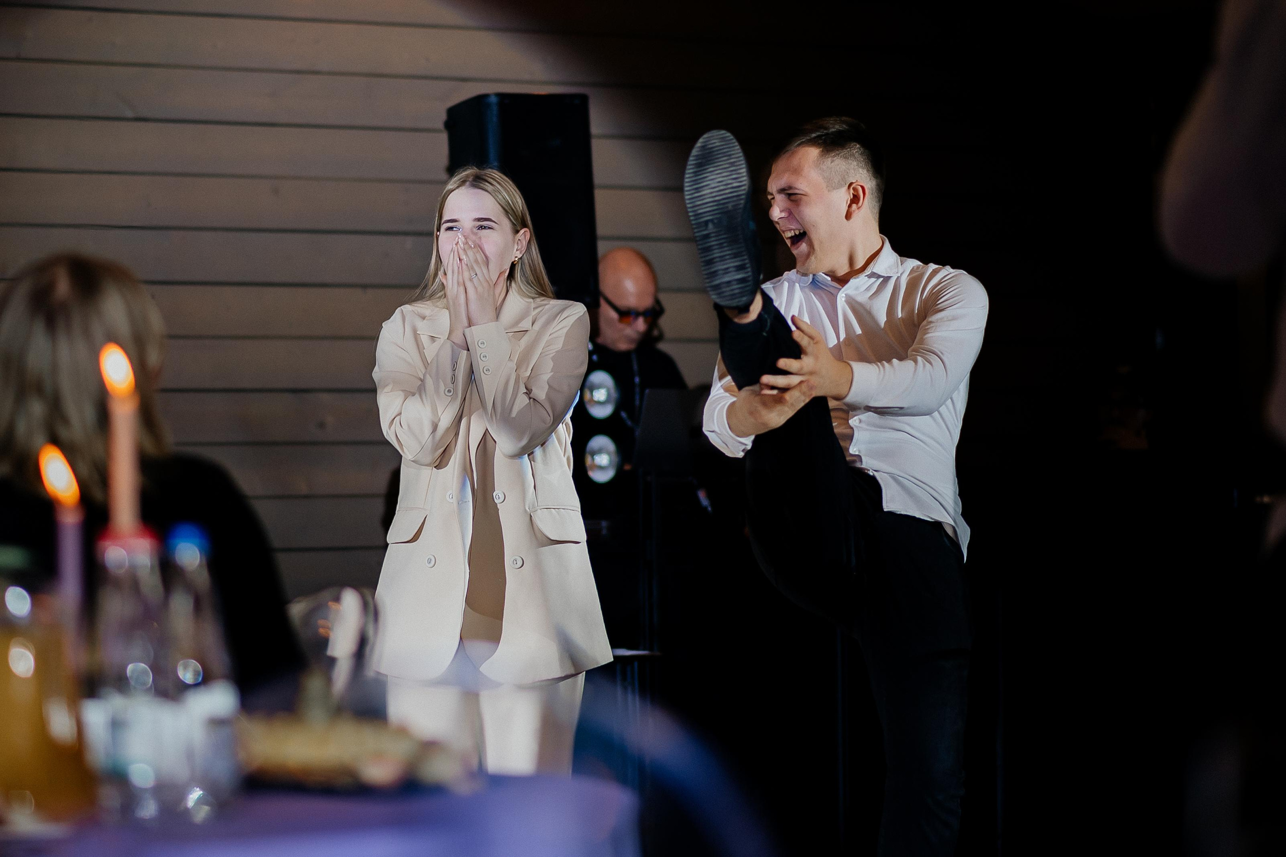 Свадебные сборы Кати и Степана в отеле Radisson Blu Olimpiyskiy. Свадебный фотограф Москва — Сергей и Татьяна