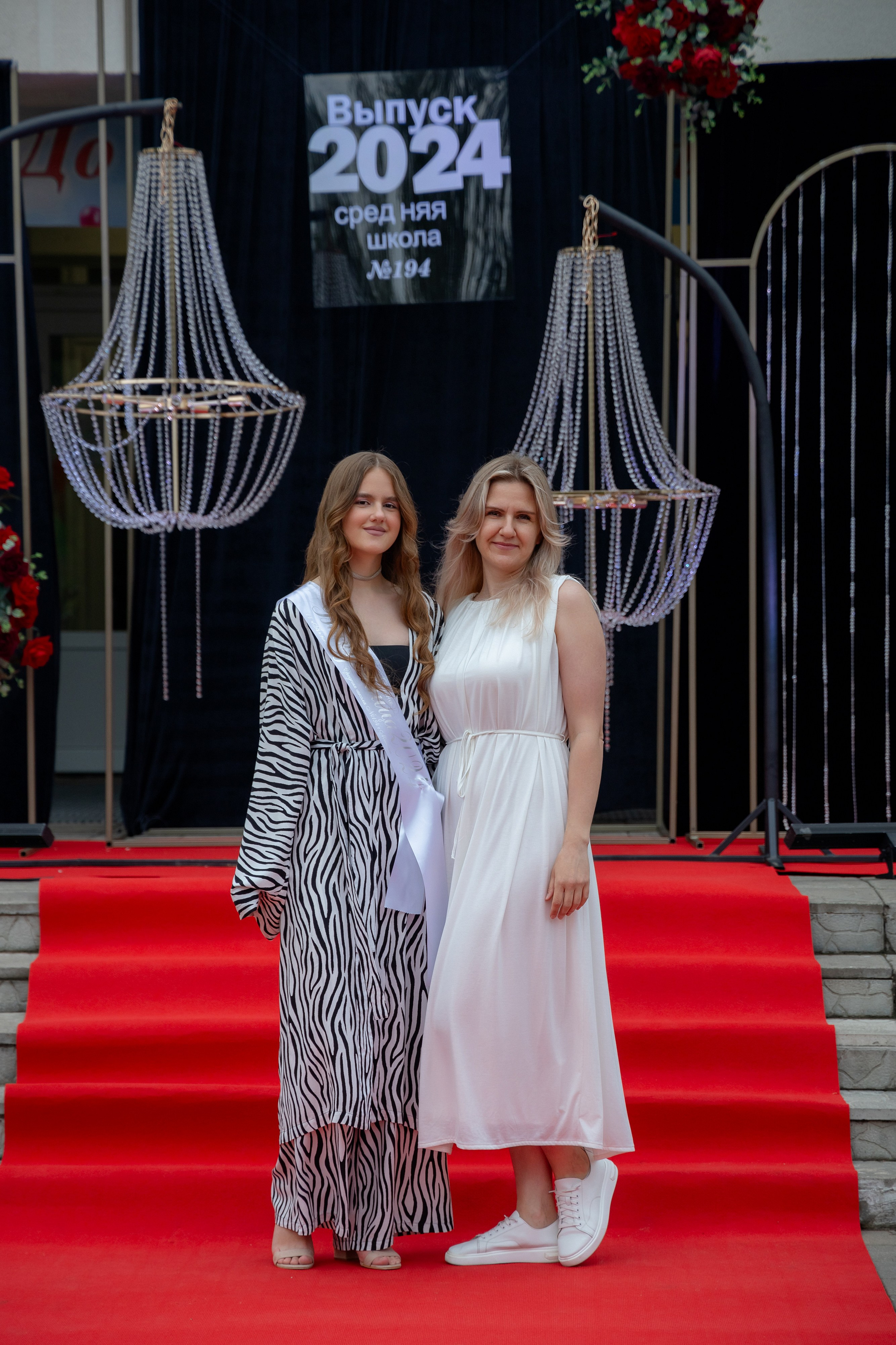 Школьный выпускной 2024 год в Соколе (Минск). Свадебный фотограф в Минске/Беларуси Сергей Спиридонов